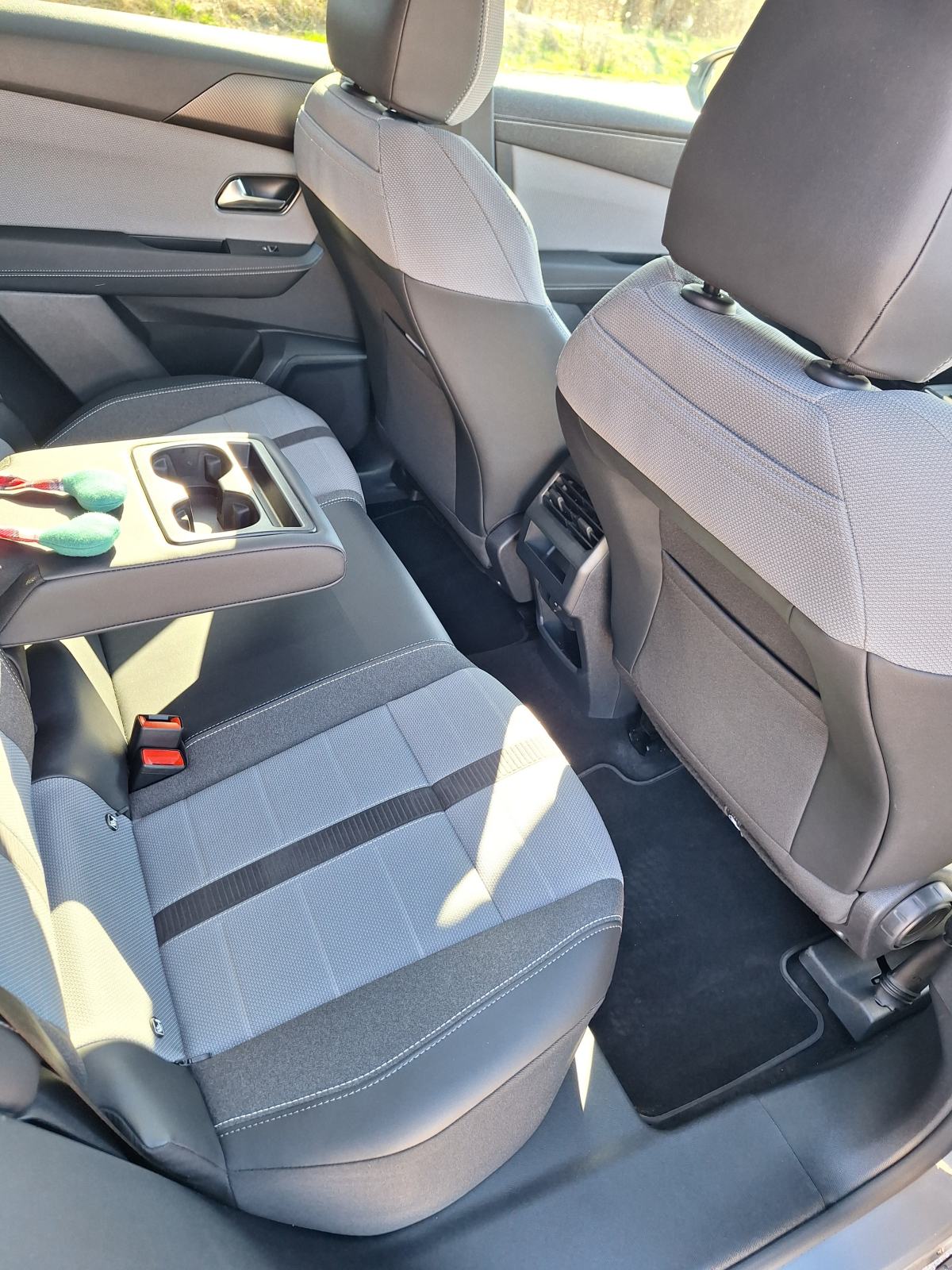 Opel Grandland 1,2 Turbo hybrid, fotografija 15