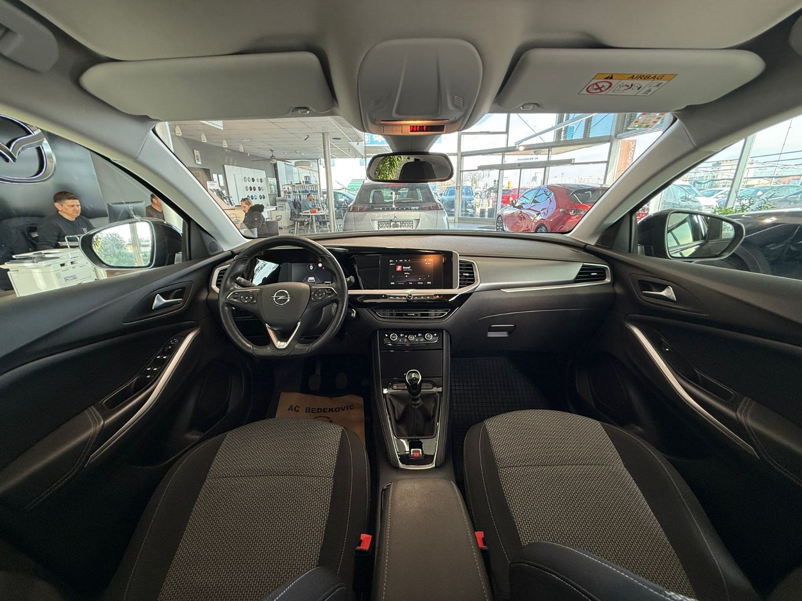 Opel Grandland 1,2 Turbo KAMERA LED SERVISNA HR AUTO GARANCIJA 11/2027, fotografija 9