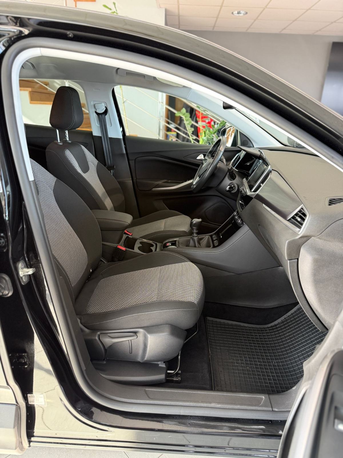 Opel Grandland 1,2 Turbo KAMERA LED SERVISNA HR AUTO GARANCIJA 11/2027, fotografija 13