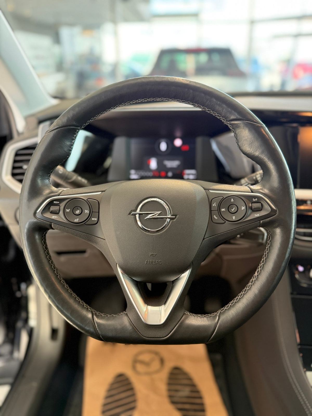 Opel Grandland 1,2 Turbo KAMERA LED SERVISNA HR AUTO GARANCIJA 11/2027, fotografija 10