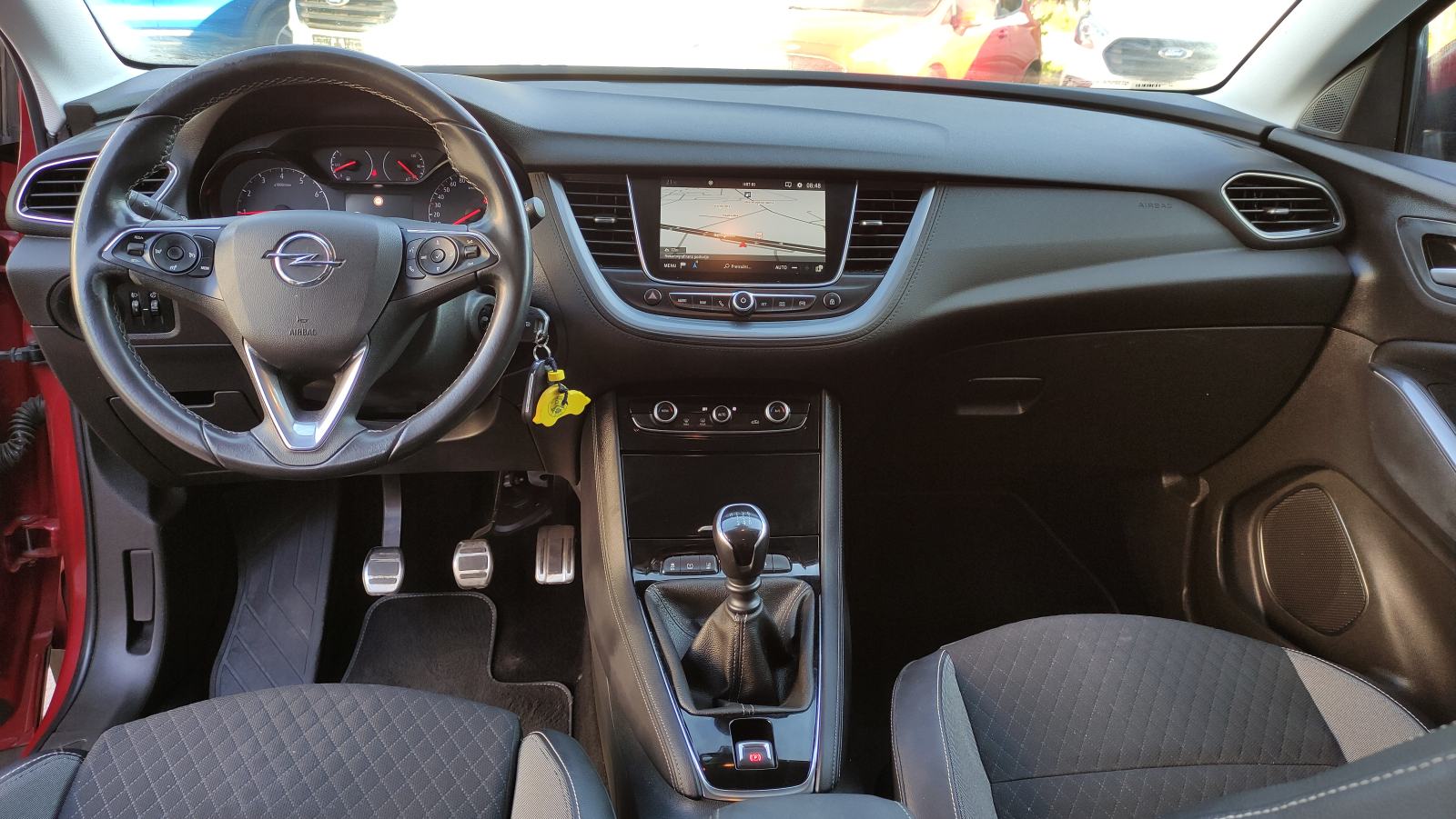 Opel Grandland 1,2 Turbo, fotografija 5