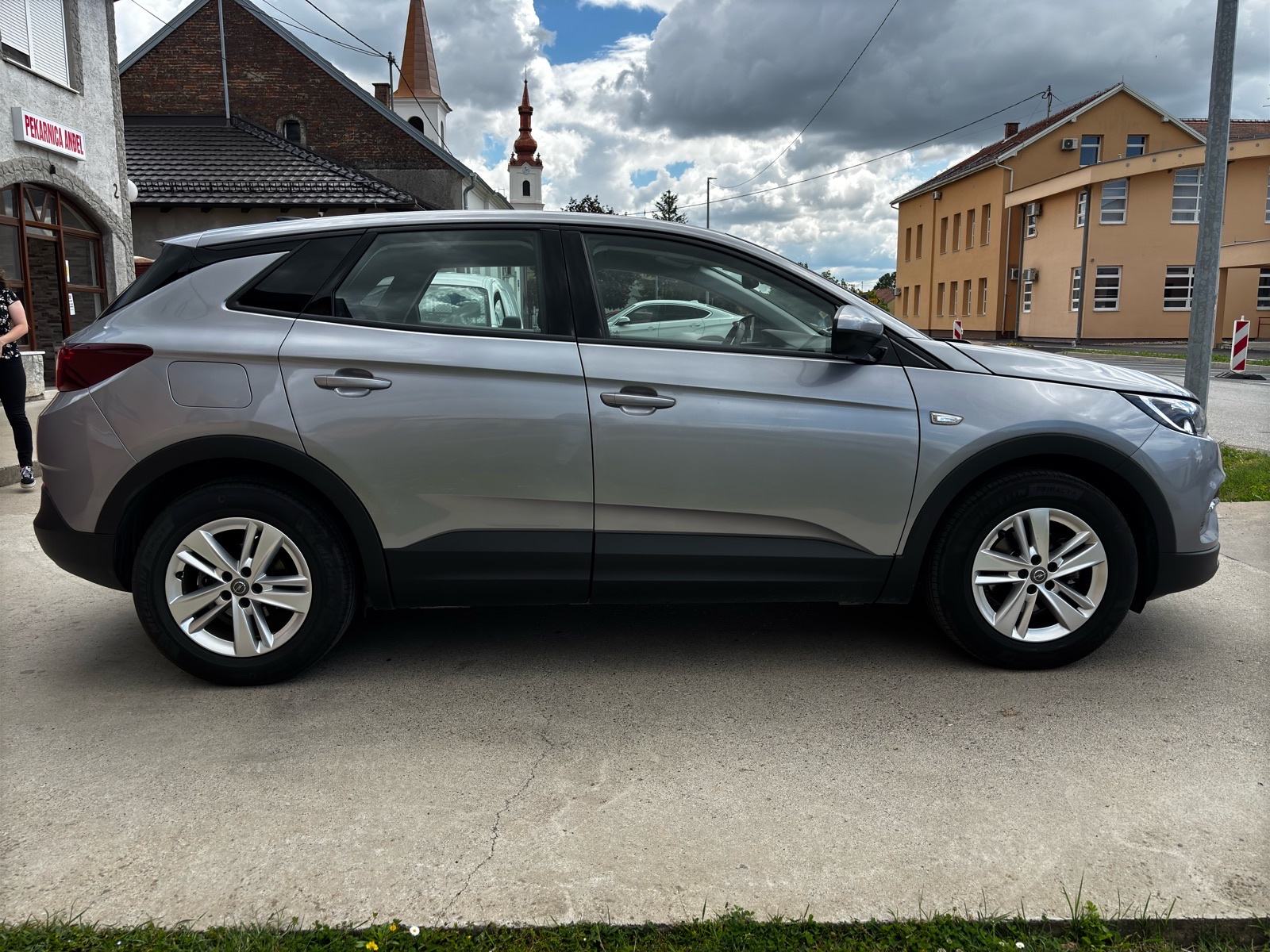 Opel Grandland 1.2 EcoTec - Reg 4/27,LED SVJETLA, NAVIGACIJA, CARPLAY, fotografija 1