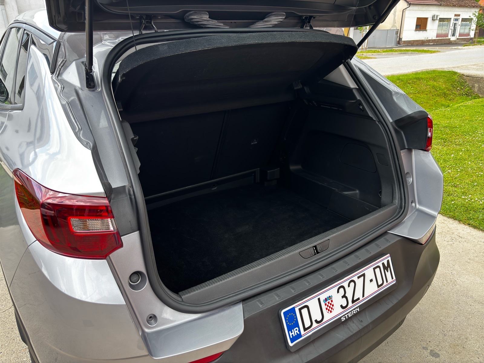 Opel Grandland 1.2 EcoTec - Reg 4/27,LED SVJETLA, NAVIGACIJA, CARPLAY, fotografija 9
