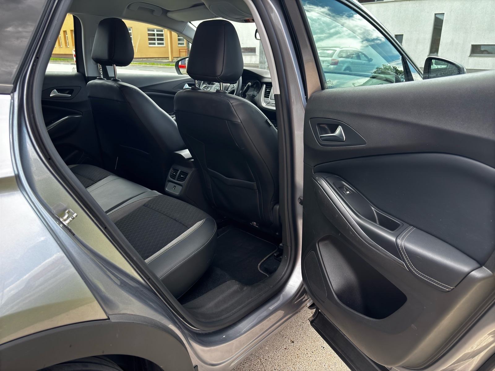 Opel Grandland 1.2 EcoTec - Reg 4/27,LED SVJETLA, NAVIGACIJA, CARPLAY, fotografija 10