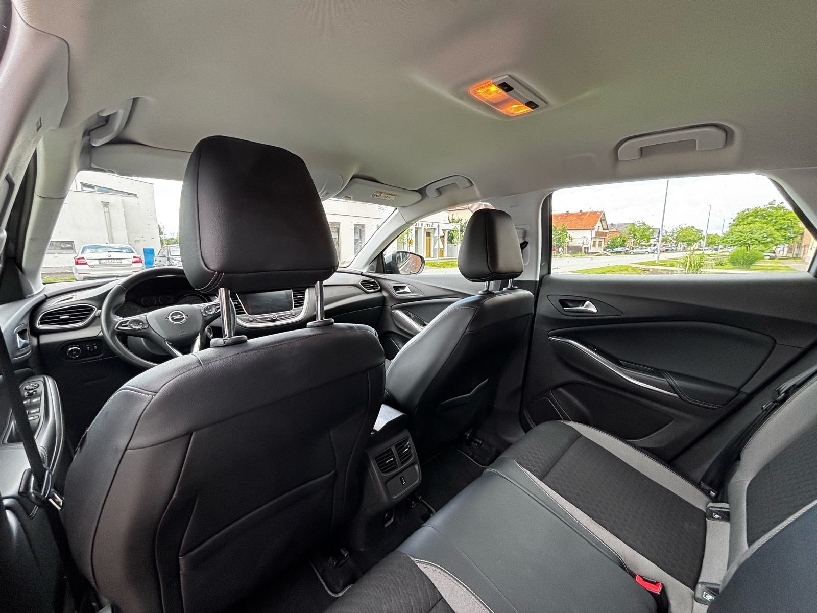 Opel Grandland 1.2 EcoTec - Reg 4/27,LED SVJETLA, NAVIGACIJA, CARPLAY, fotografija 13