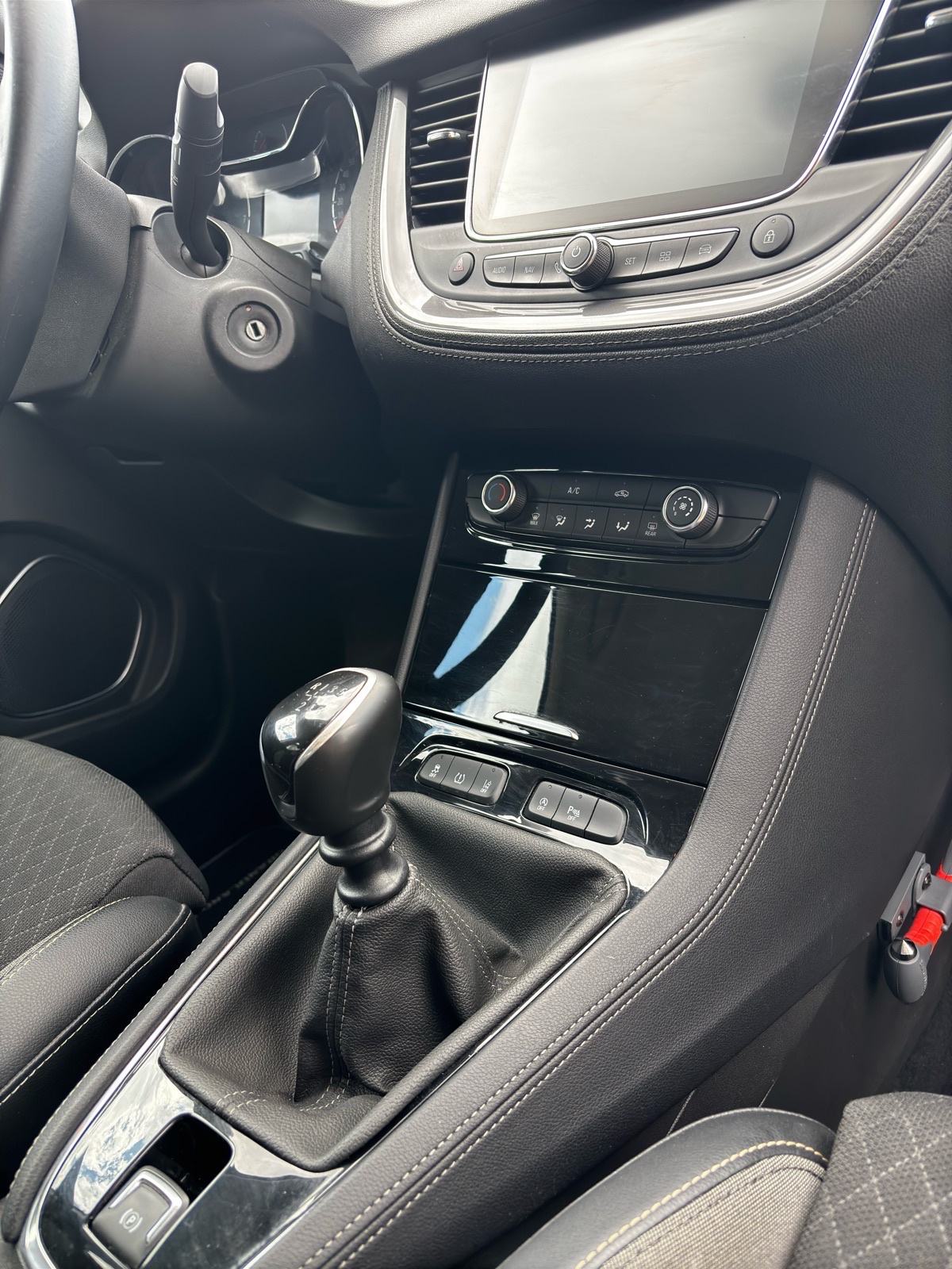 Opel Grandland 1.2 EcoTec - Reg 4/27,LED SVJETLA, NAVIGACIJA, CARPLAY, fotografija 16