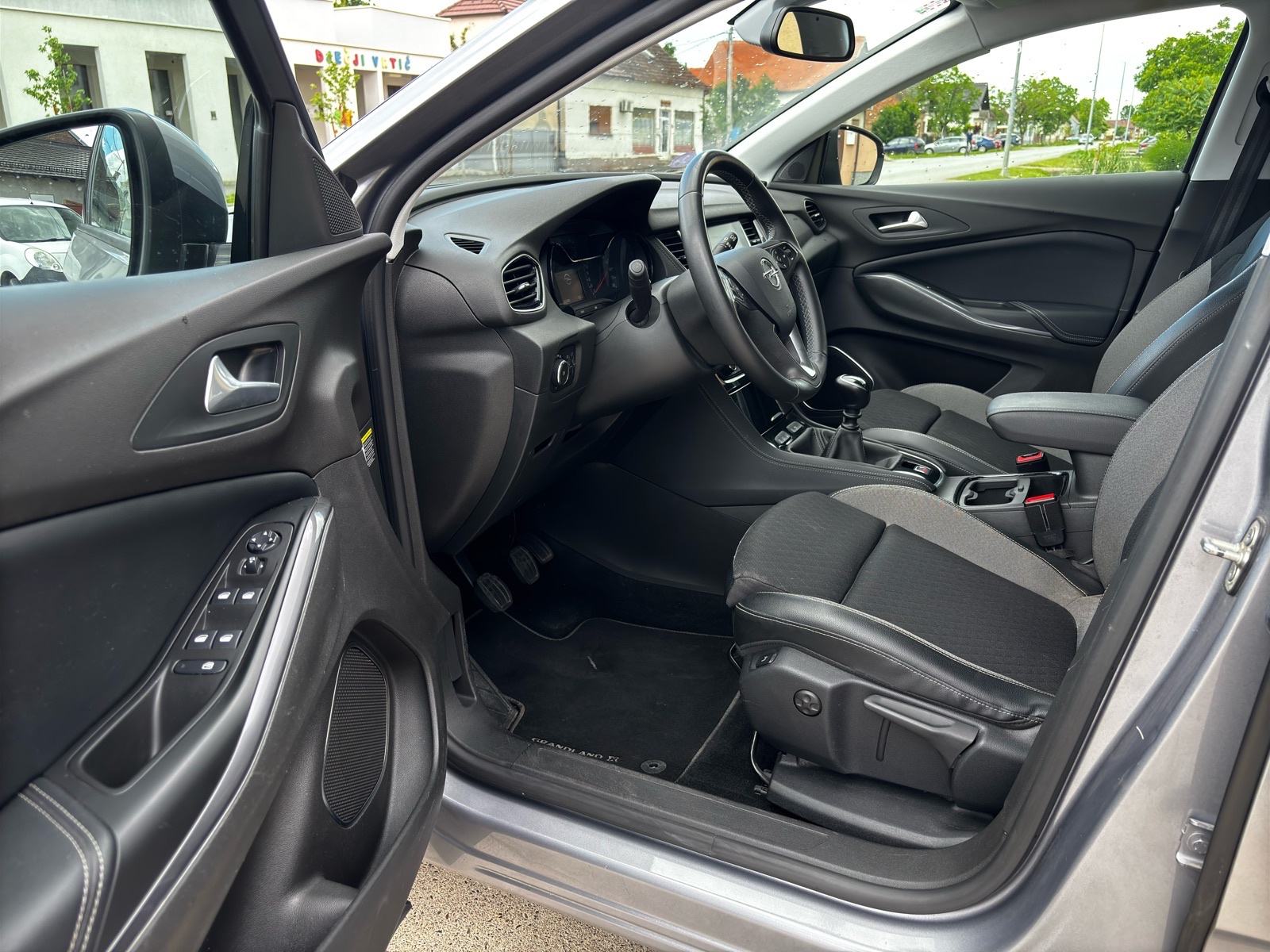 Opel Grandland 1.2 EcoTec - Reg 4/27,LED SVJETLA, NAVIGACIJA, CARPLAY, fotografija 17