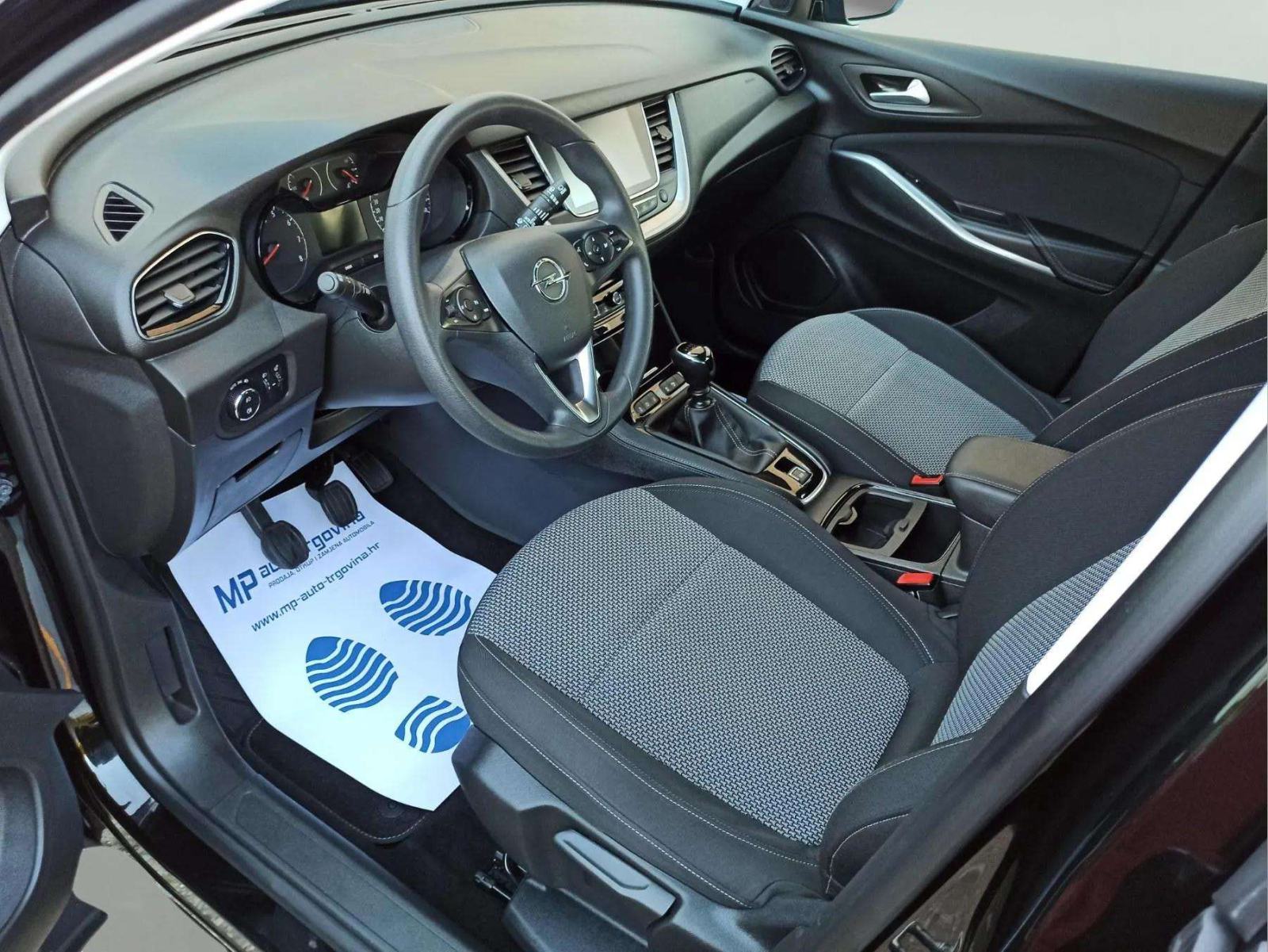 Opel Grandland 1,2 Turbo, fotografija 19