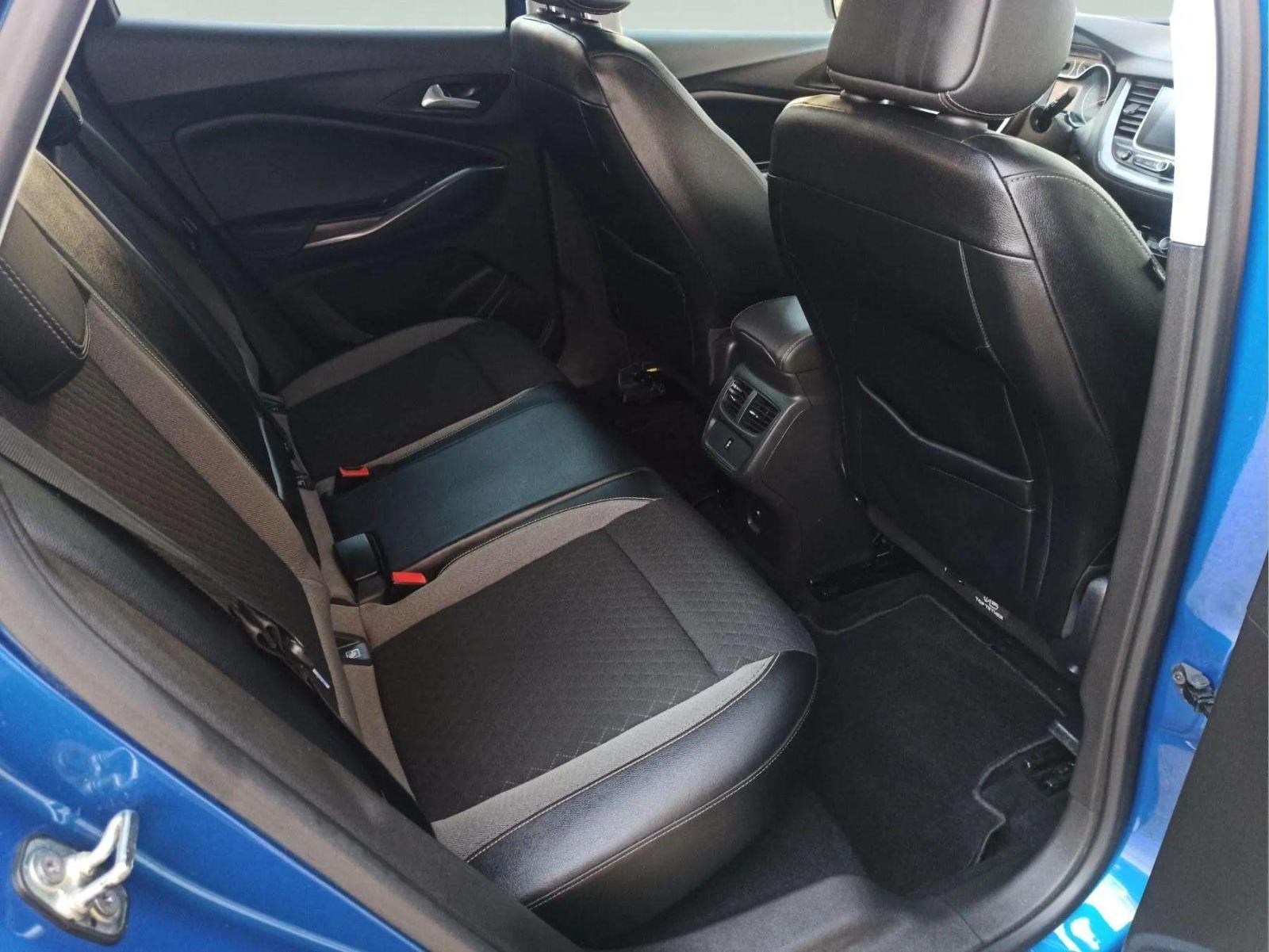 Opel Grandland 1,2 Turbo, fotografija 17