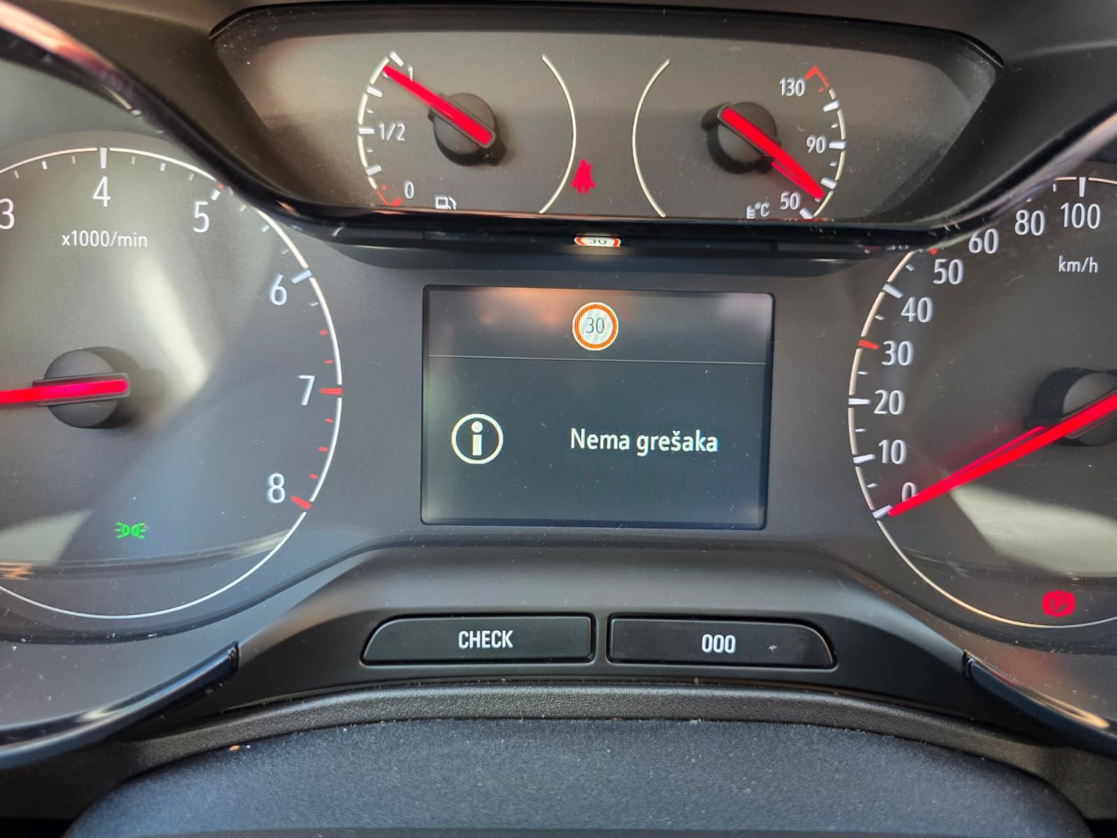 Opel Grandland X 1,2 Turbo 2021, fotografija 12