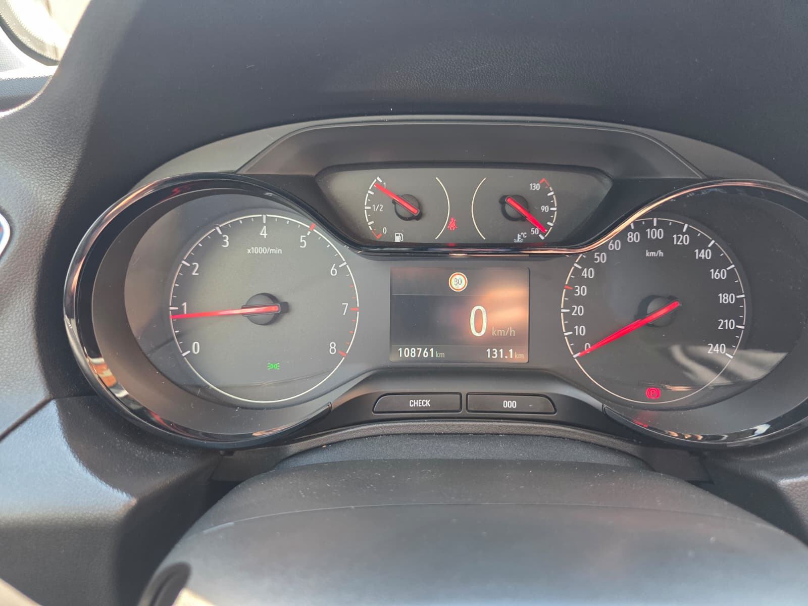 Opel Grandland X 1,2 Turbo 2021, fotografija 11