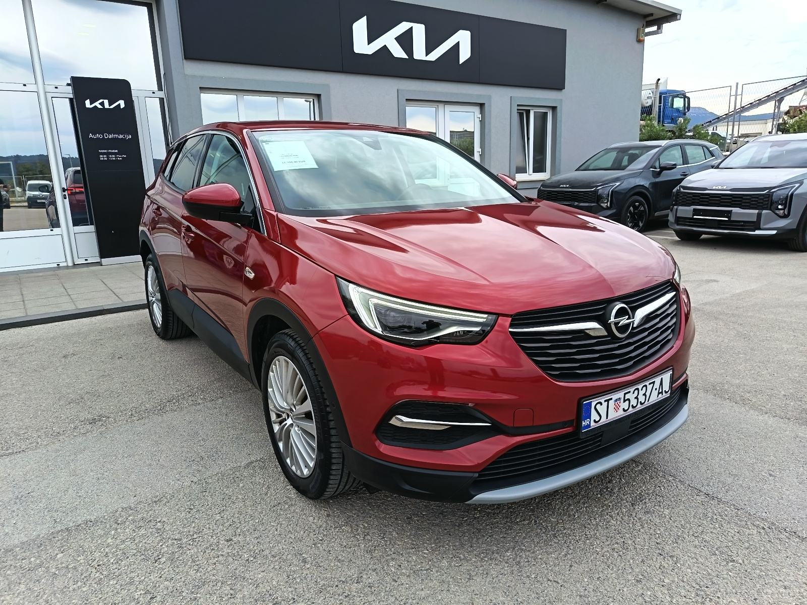 Opel Grandland 1,2T Innovation A/T, fotografija 1