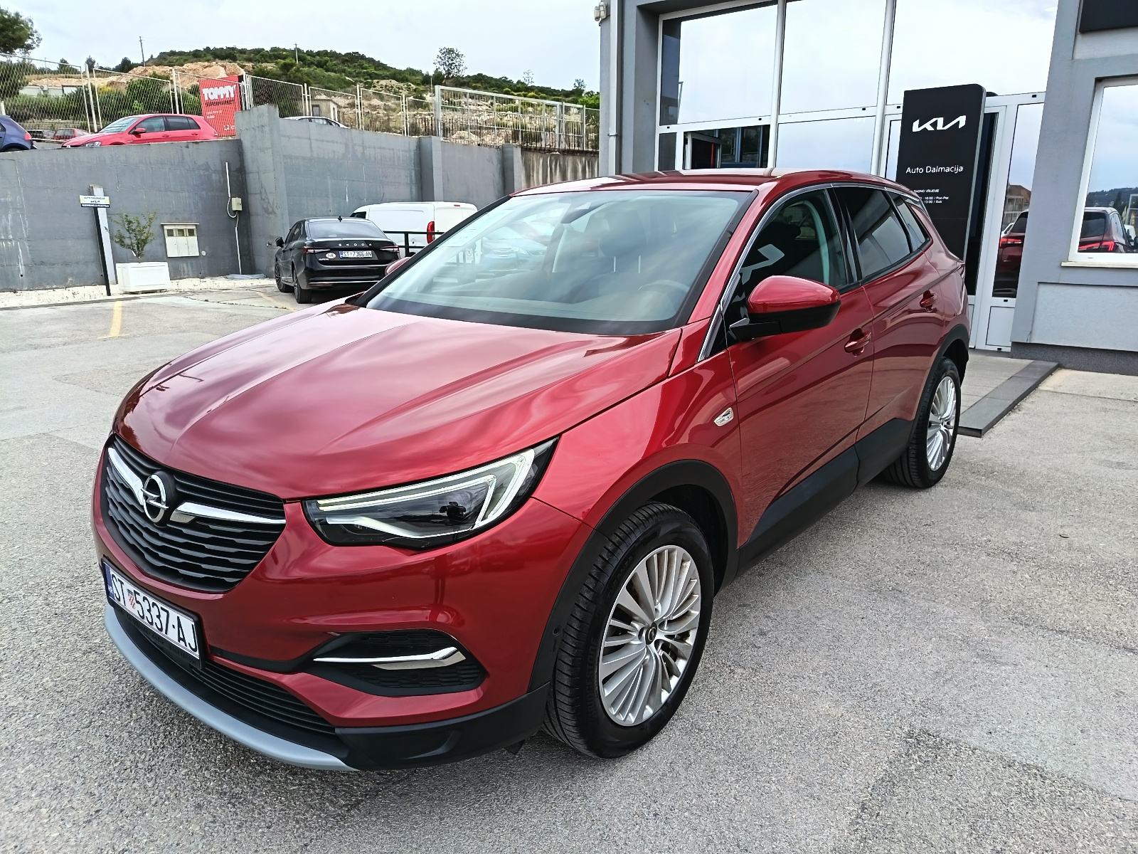 Opel Grandland 1,2T Innovation A/T, fotografija 3