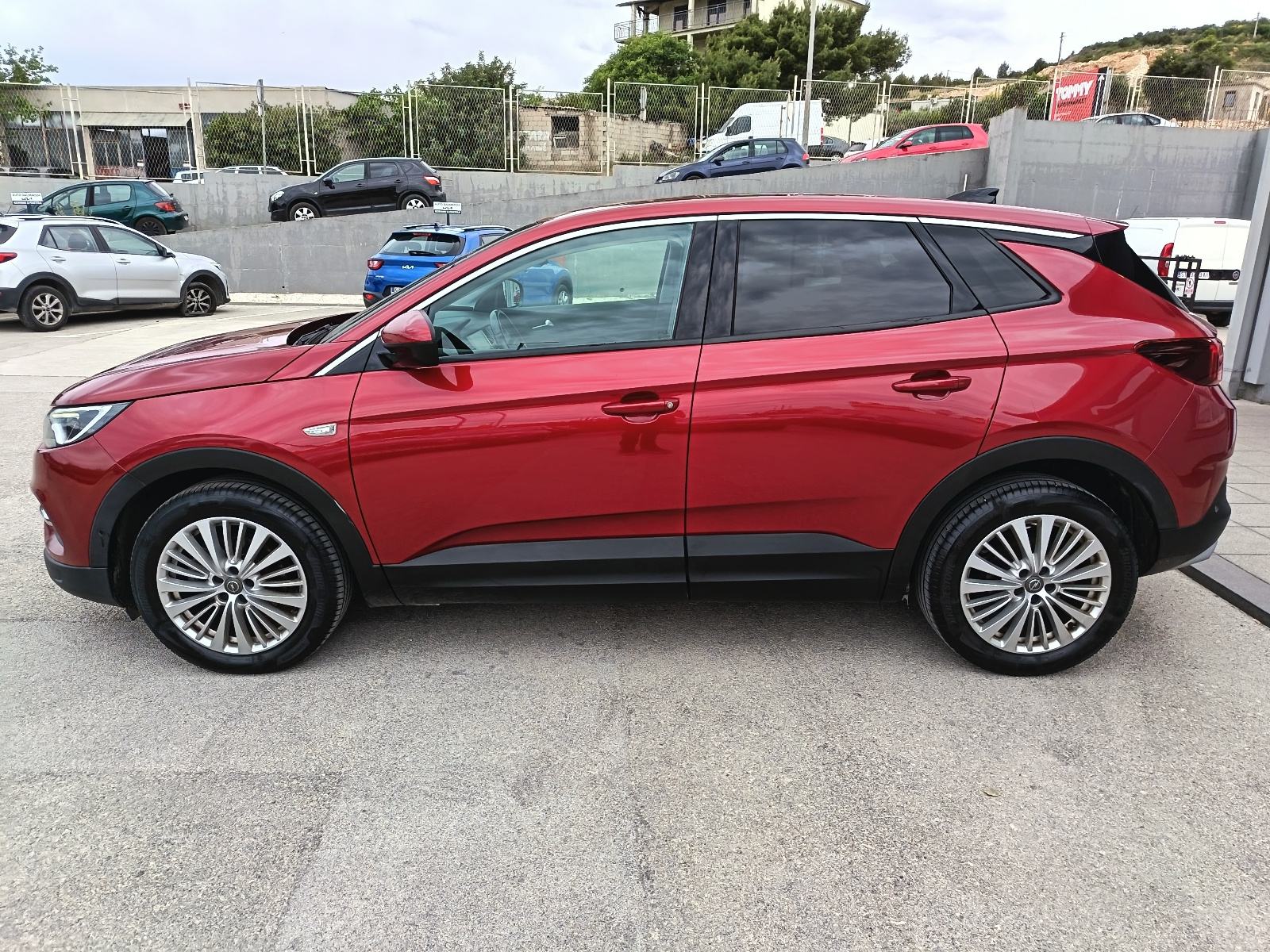 Opel Grandland 1,2T Innovation A/T, fotografija 4