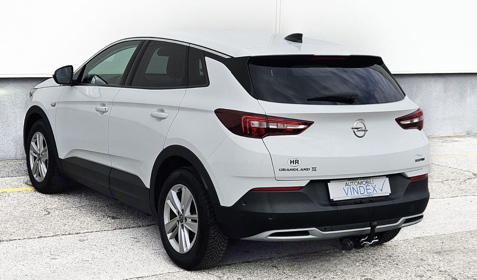Opel grandland 1,2 turbo led navi veliki servis nove gume, fotografija 6