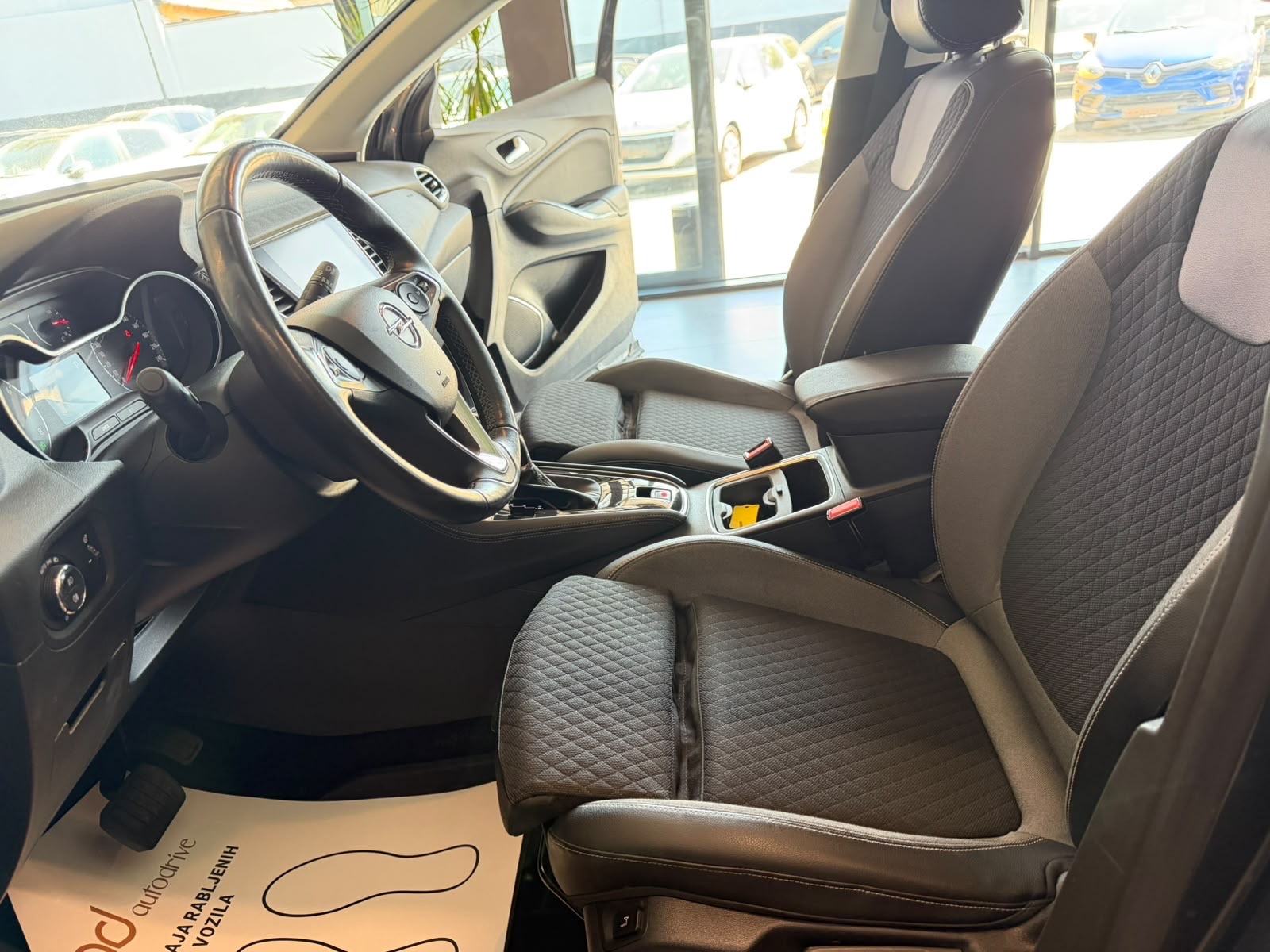 Opel Grandland 1,5 CDTI AUTOMATIK • KLIMA • 97.000KM • KAMERA •LEASING, fotografija 14