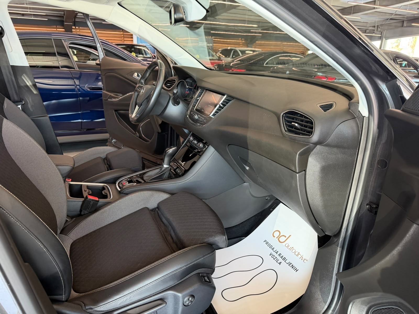 Opel Grandland 1,5 CDTI AUTOMATIK • KLIMA • 97.000KM • KAMERA •LEASING, fotografija 20
