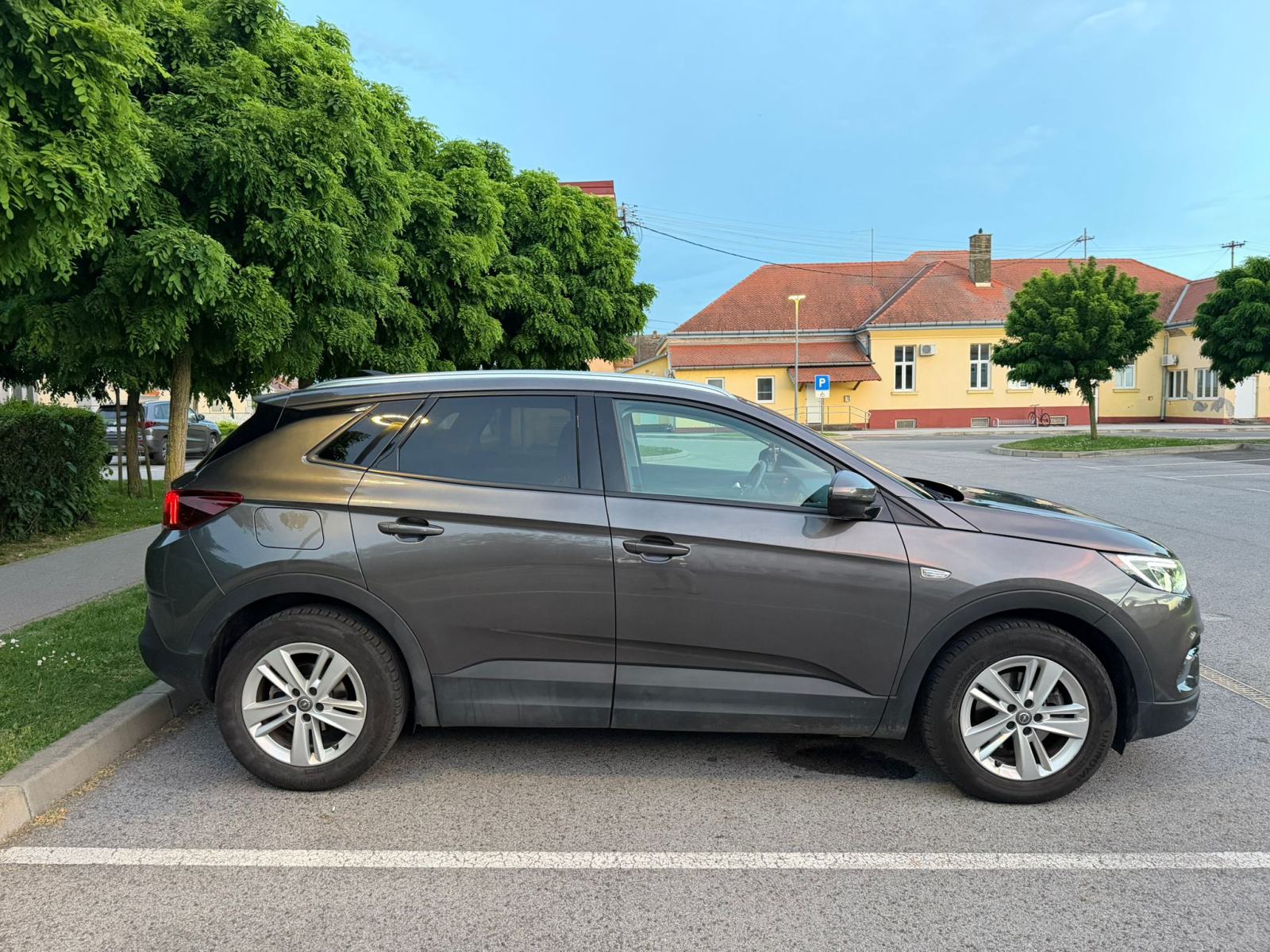 Opel Grandland 1,5 CDTI, automatik, fotografija 3