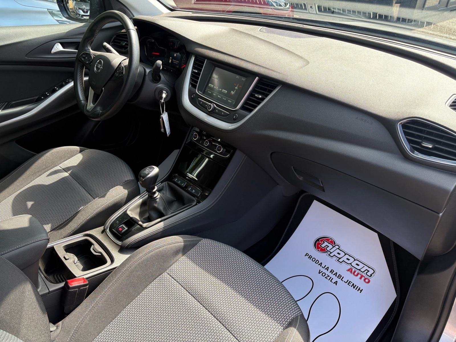 Opel Grandland 1,5 CDTI KLIMA - KUKA - LEASING RATA 244 €, fotografija 18