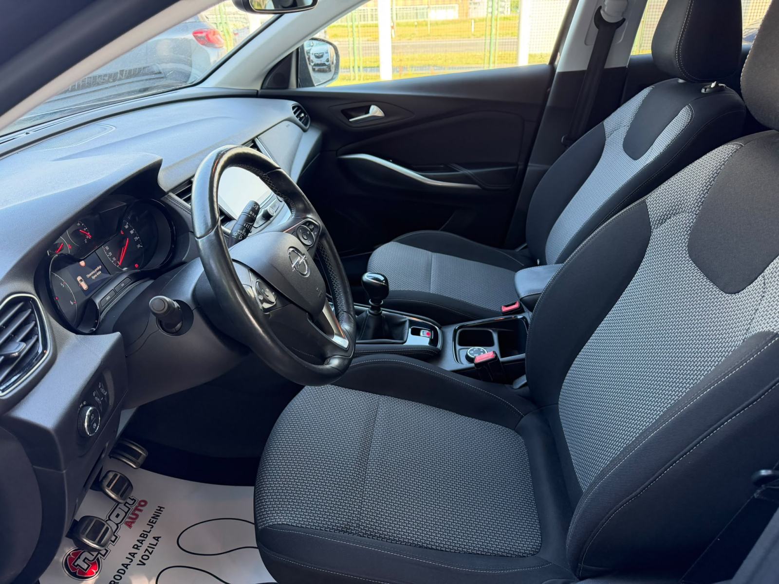 Opel Grandland 1,5 CDTI REG:07/2027 -NAVI - KAMERA - SERVISNA -LEASING, fotografija 12