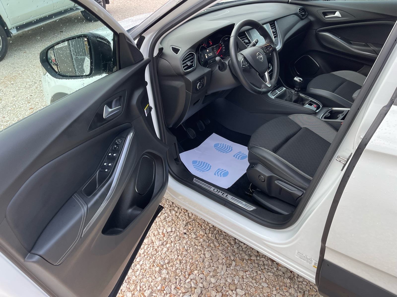Opel Grandland 1,5 CDTI, fotografija 15