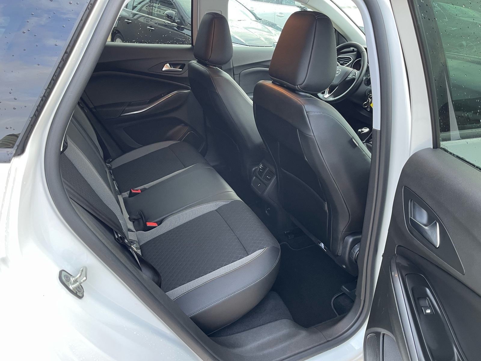 Opel Grandland 1,5 CDTI, fotografija 18