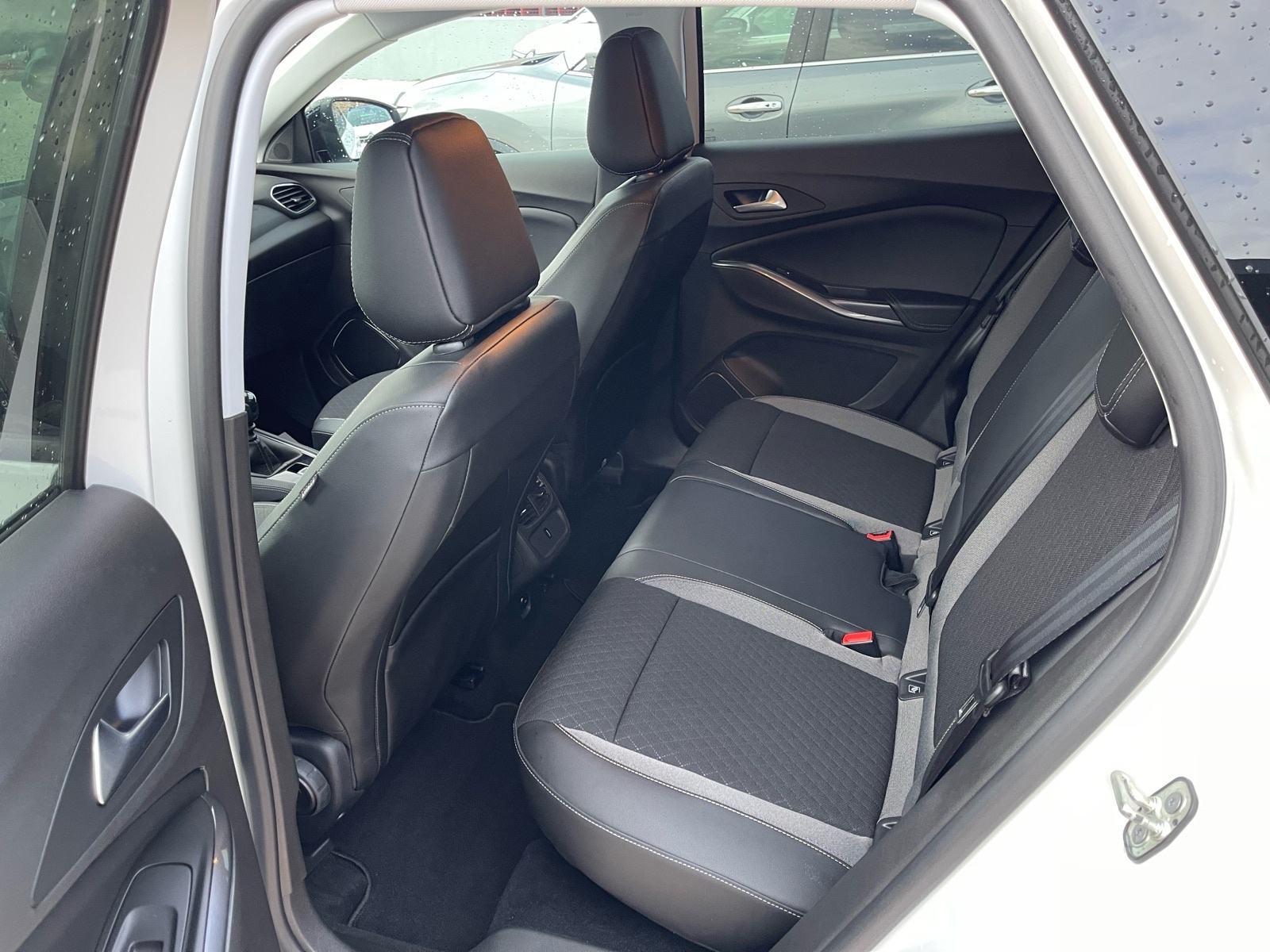 Opel Grandland 1,5 CDTI, fotografija 19
