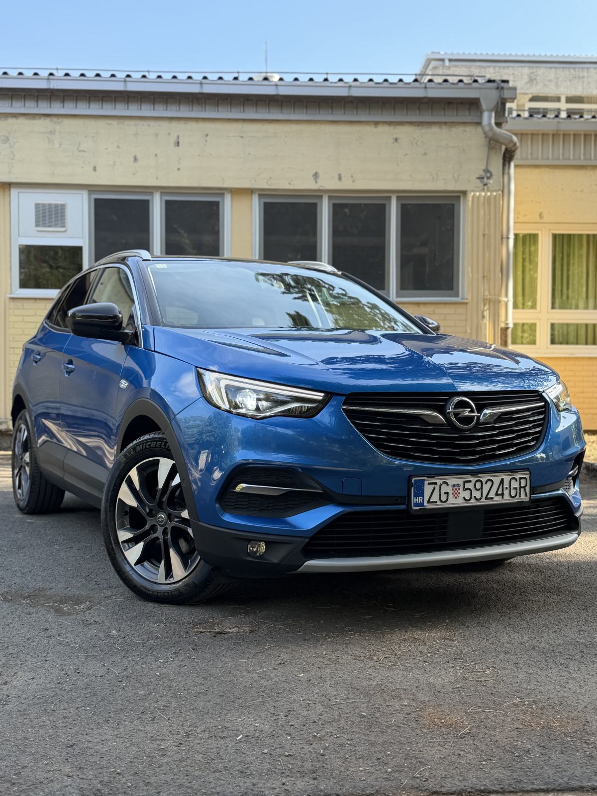 Opel Grandland 1.6 D, AUTOMATIK, Navi, INNOVATION OPREMA, top stanje!, pogled izvana - slika 1