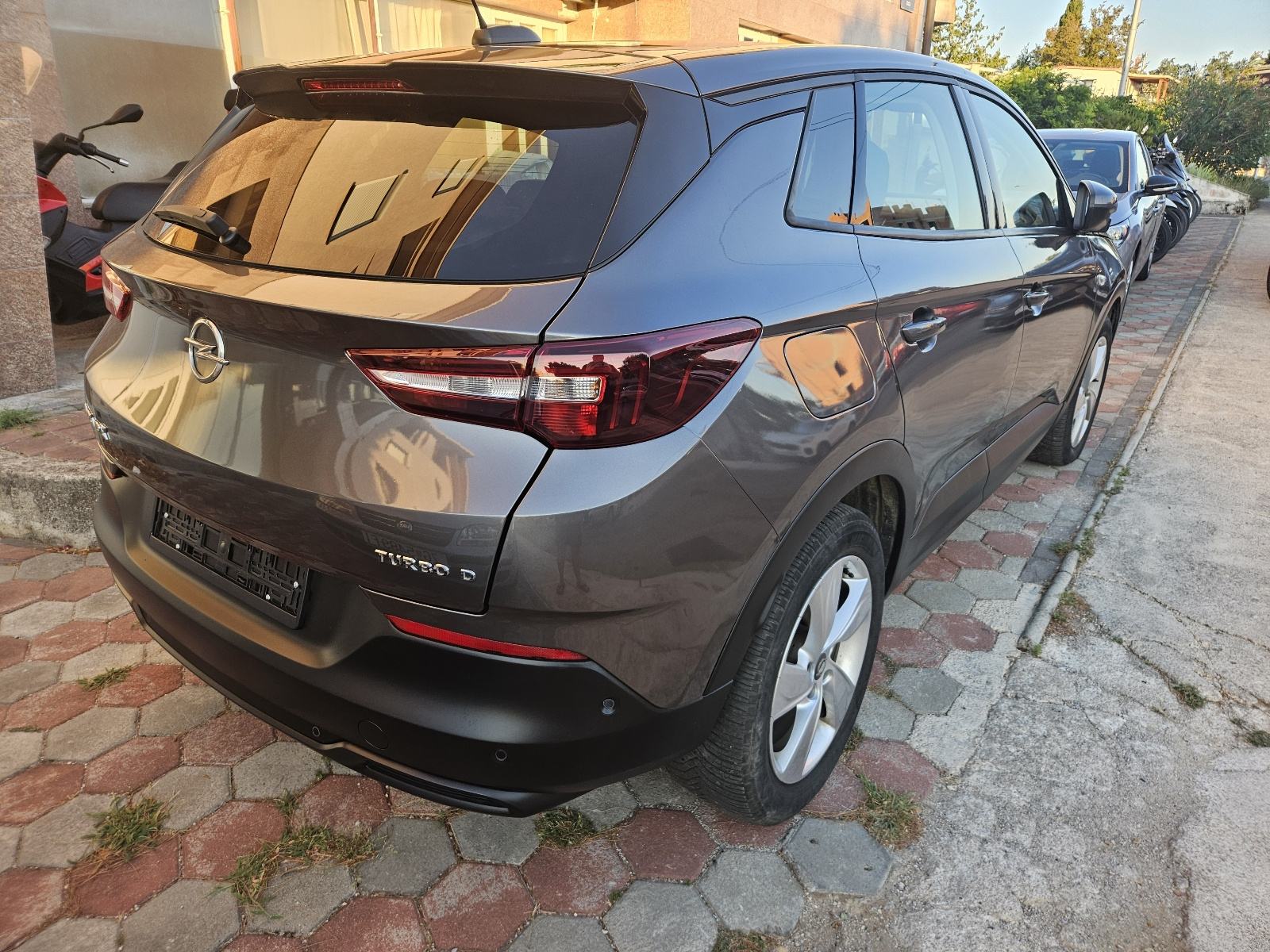 Opel Grandland 1.6 CDTI ***HRVATSKI AUTO ****, fotografija 7