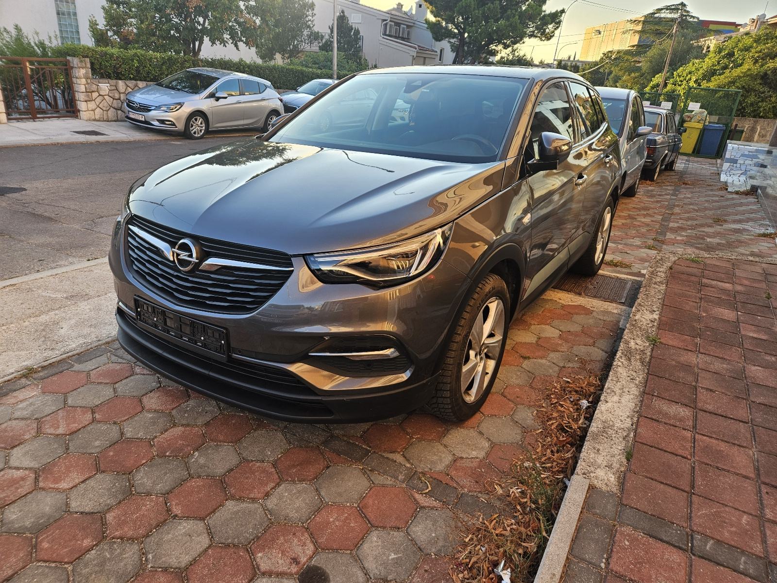 Opel Grandland 1.6 CDTI ***HRVATSKI AUTO ****, fotografija 3