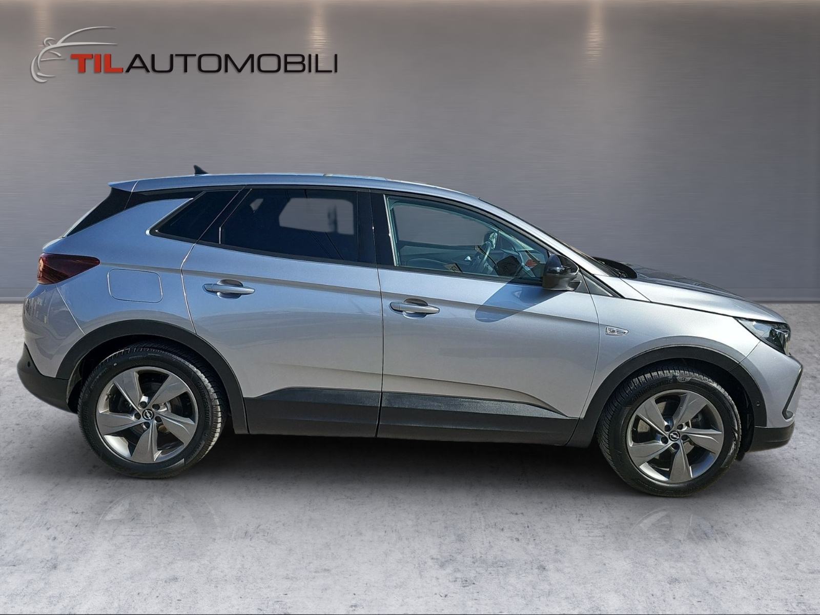 Opel Grandland 1,6 Turbo,224 KS,HYIBRID,AUTOMATIK,KAMERA,LED SVIJETLA, fotografija 6