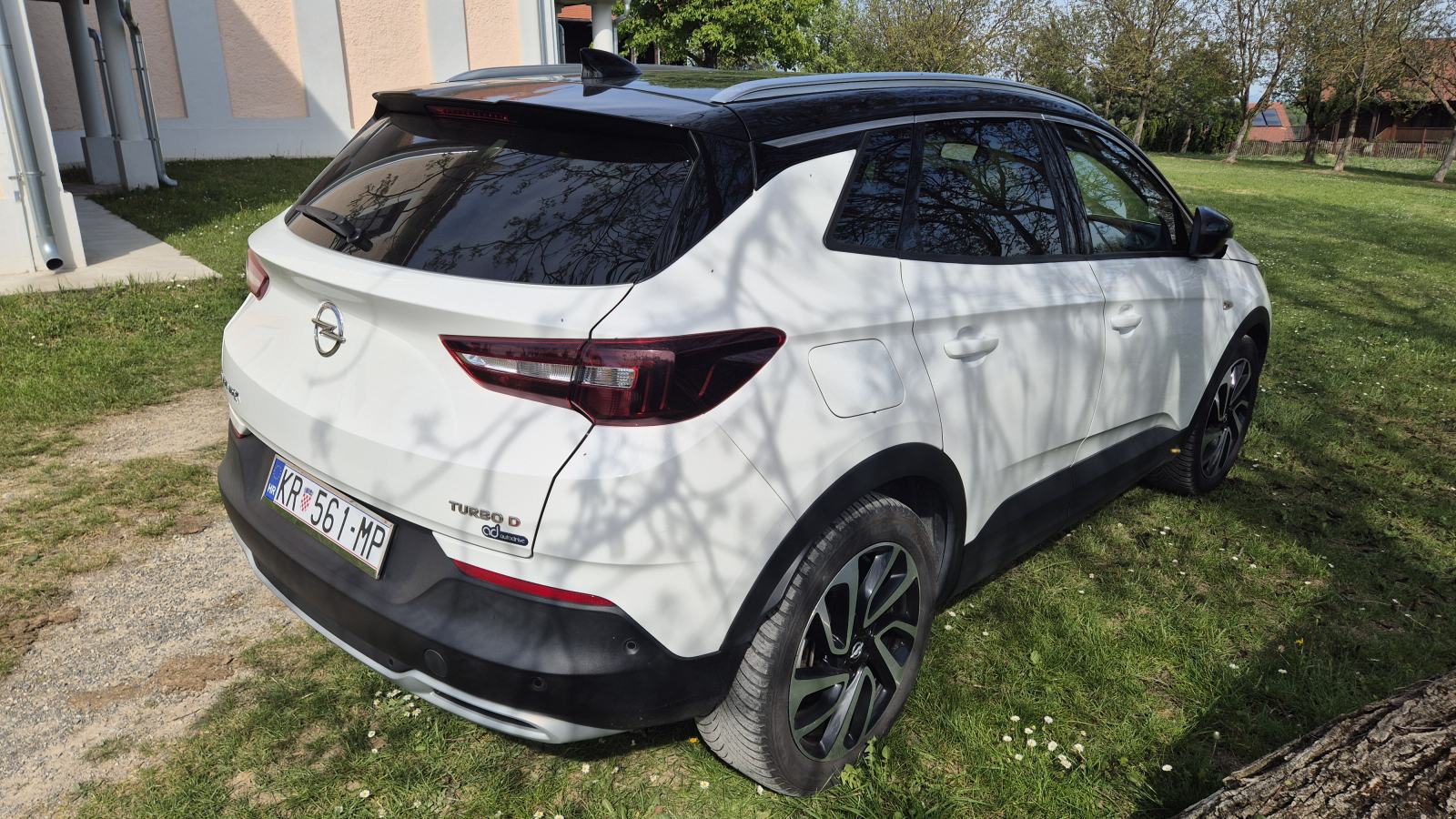 Opel Grandland X 2,0 CDTI, Ultimate, automatik, full LED, kamere 360, fotografija 4
