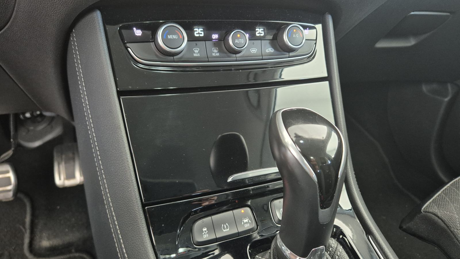 Opel Grandland X 2,0 CDTI, Ultimate, automatik, full LED, kamere 360, fotografija 14