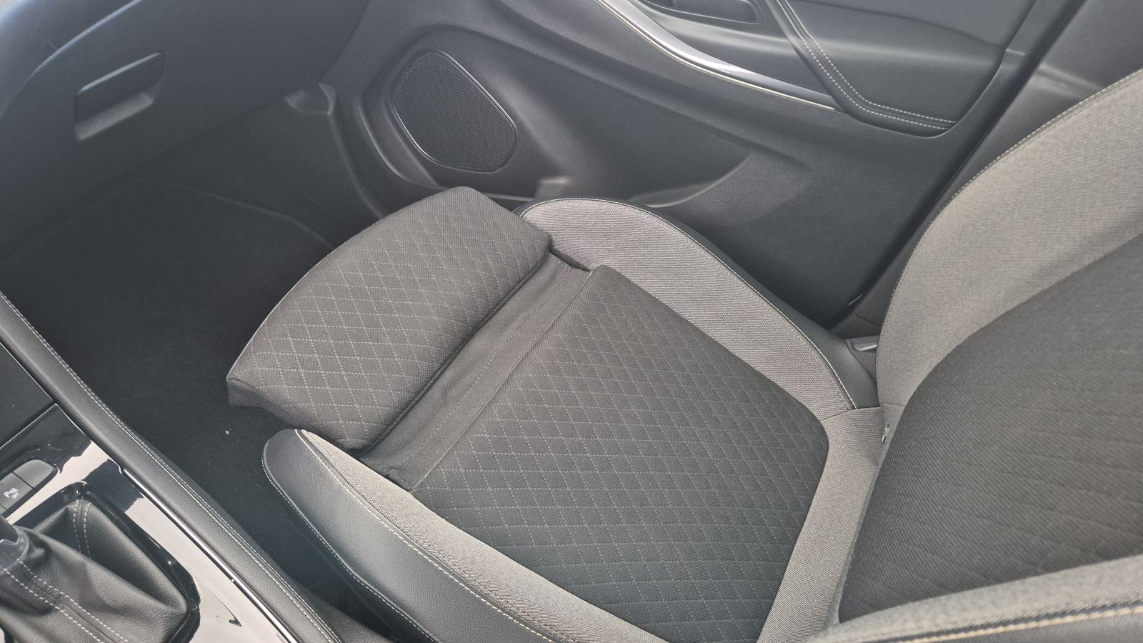 Opel Grandland X 2,0 CDTI, Ultimate, automatik, full LED, kamere 360, fotografija 9