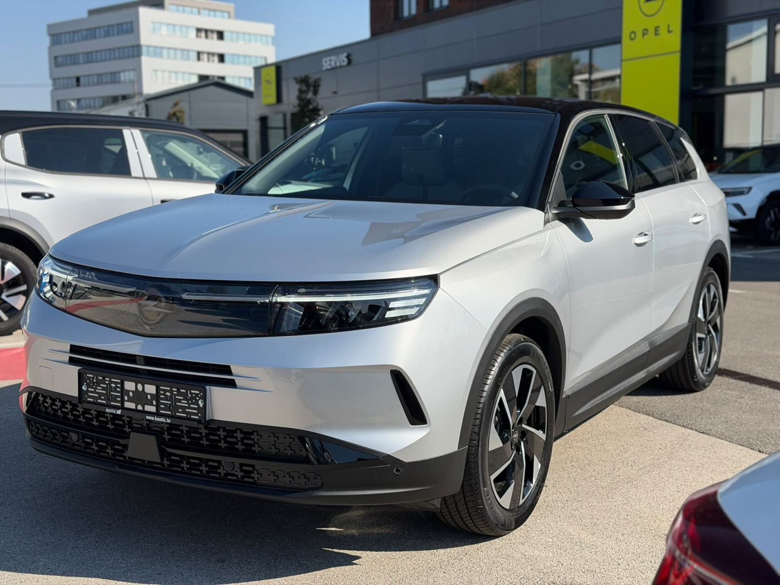 OPEL GRANDLAND GS HYBRID-REGISTRIRAN GODINU DANA