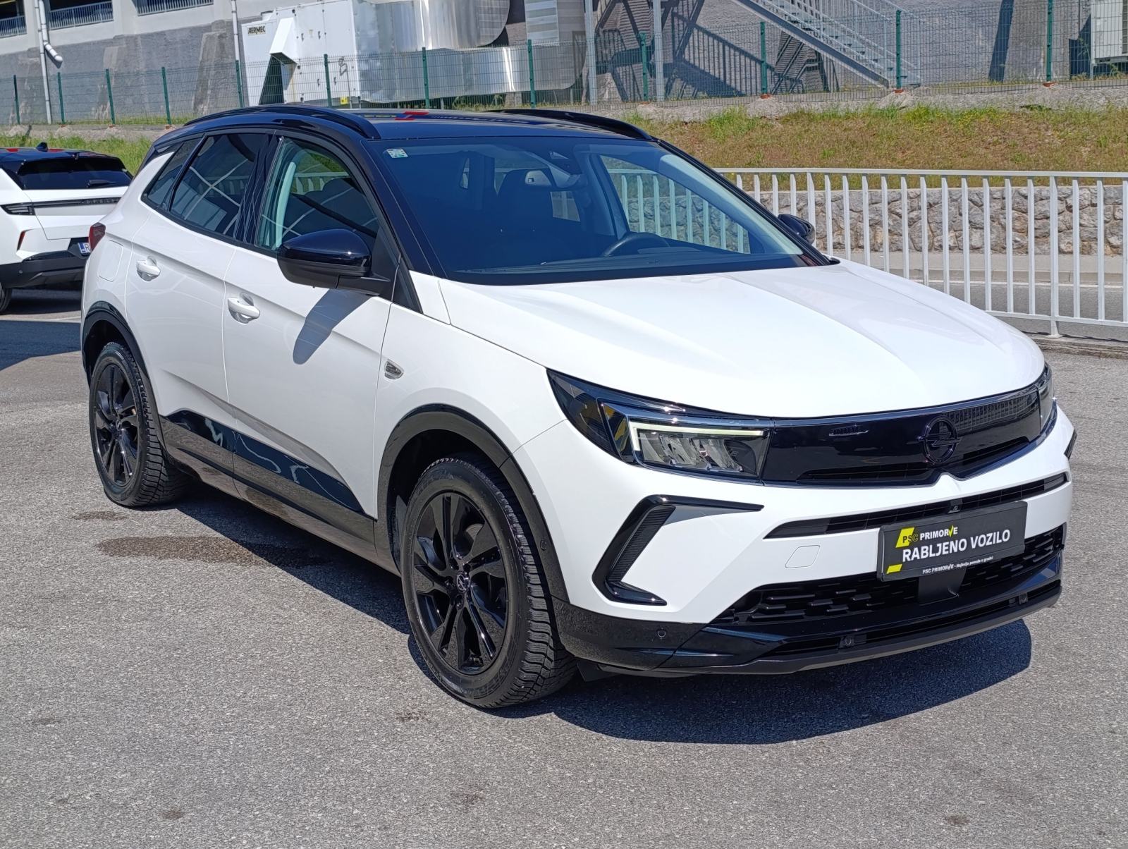 Opel Grandland GS-Line Automatik, LED svjetla, navigacija, jamstvo, fotografija 3