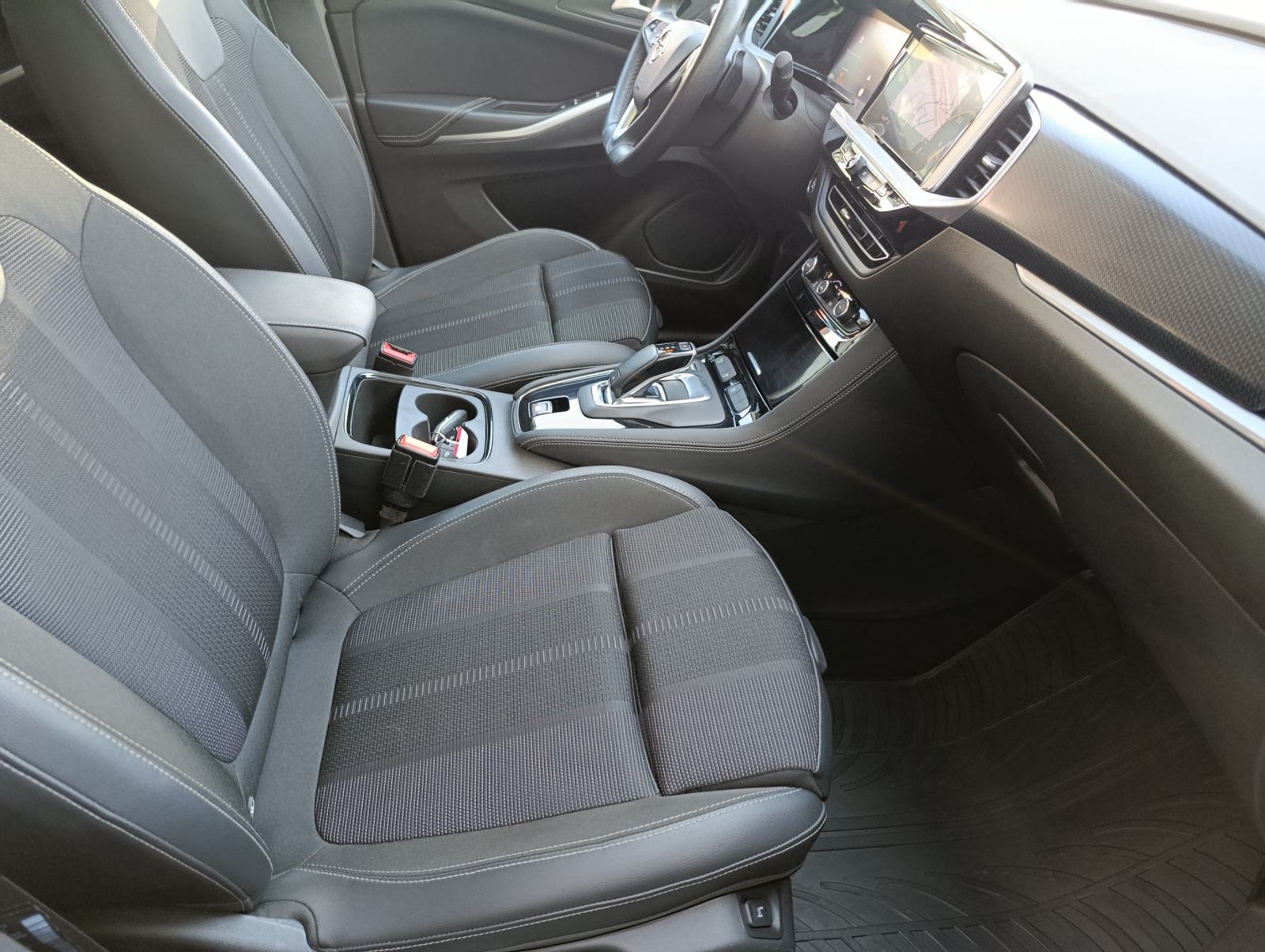 Opel Grandland GS-Line Automatik, LED svjetla, navigacija, jamstvo, fotografija 9