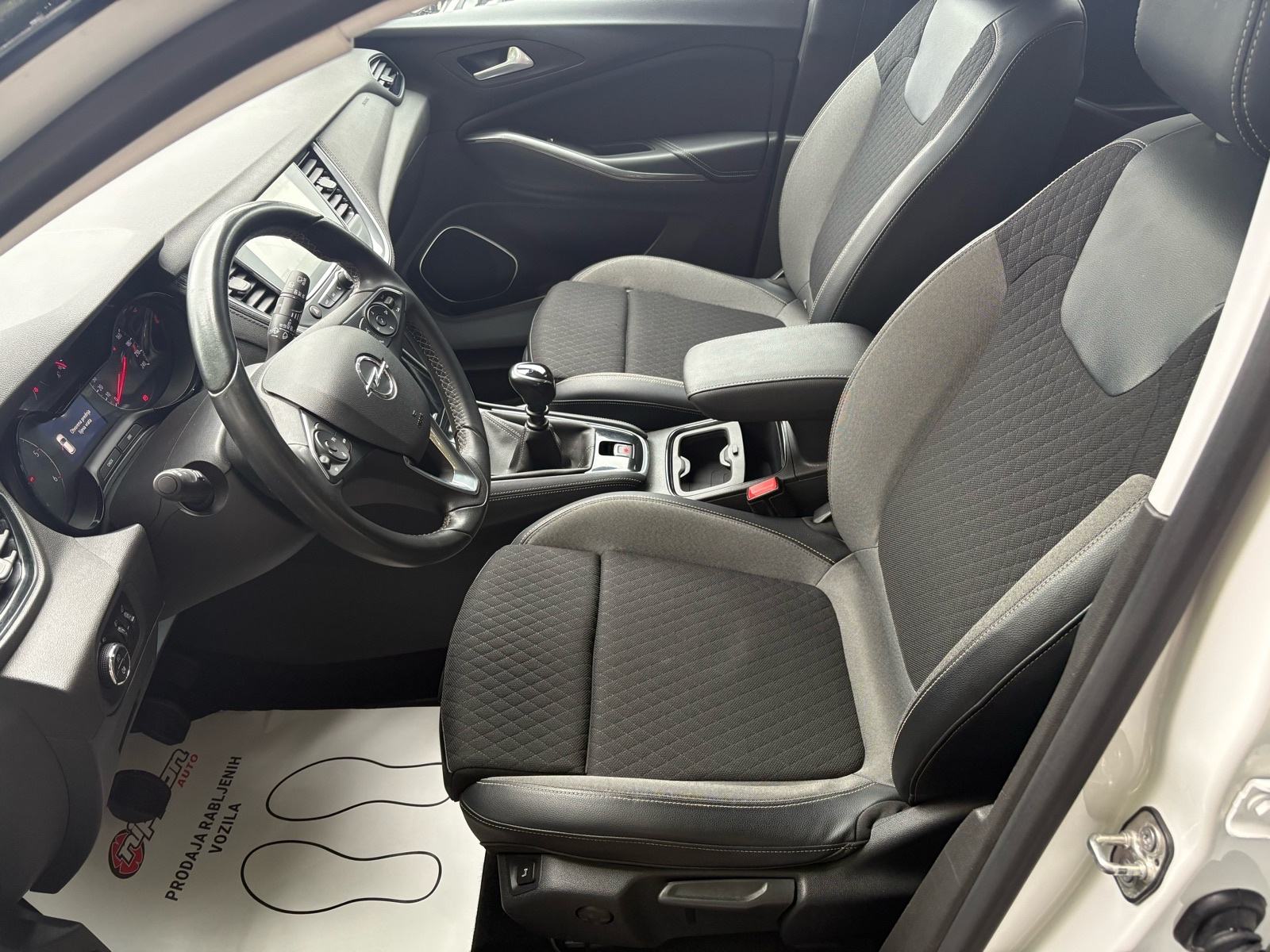 Opel Grandland X 1,5 CDTI NAVI - KLIMA - KAMERA - LEASING RATA 254 €, fotografija 11