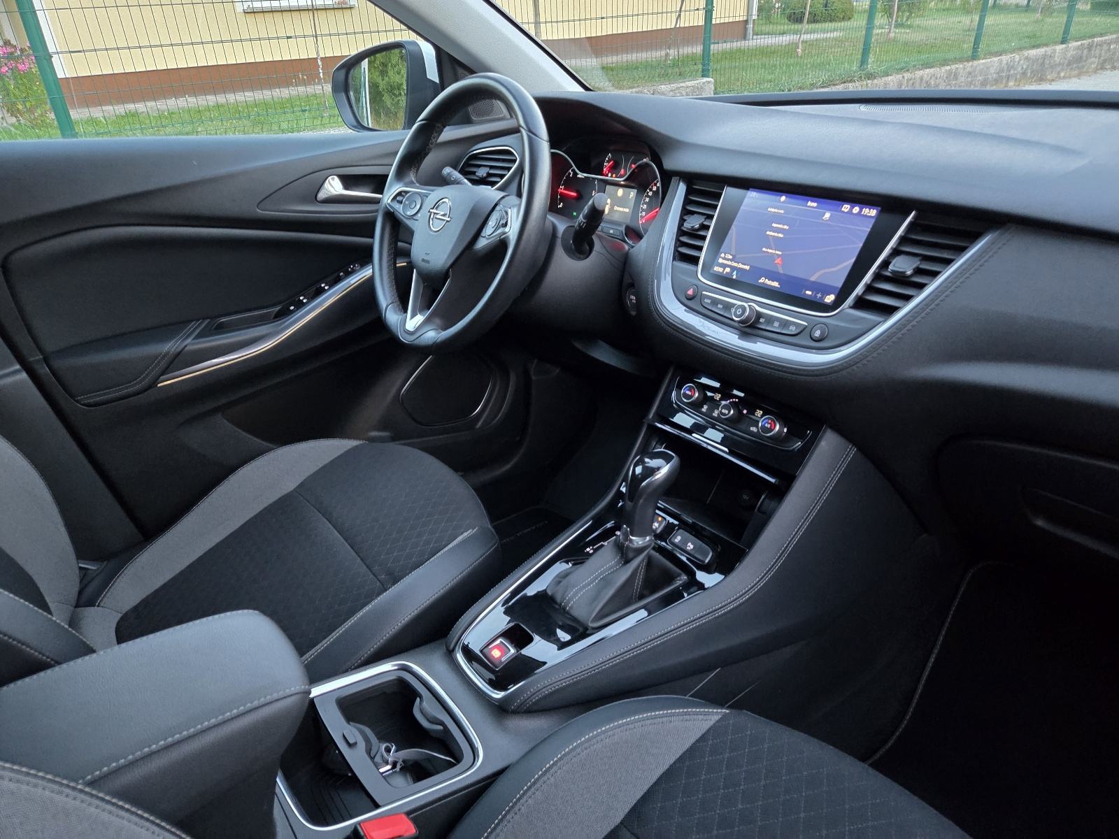Opel Grandland X 1.6 CDTI automatik, reg. 08/27.g, alu 18", led, navi, fotografija 12