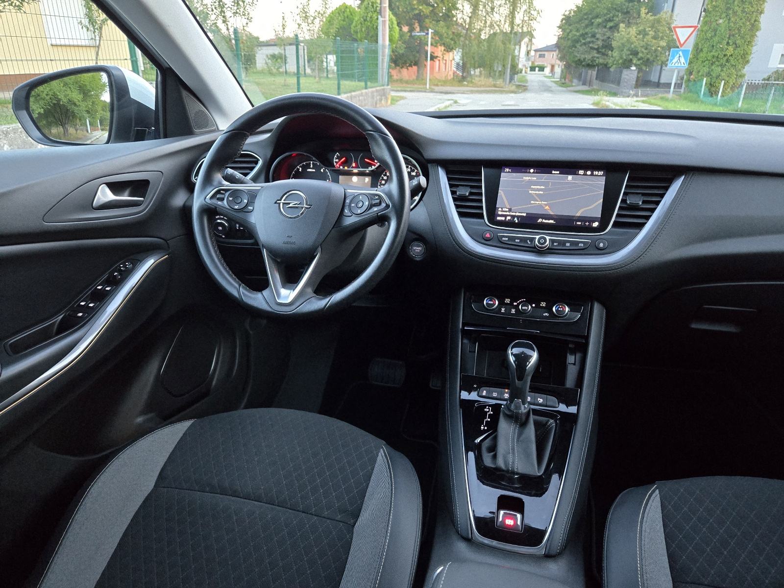 Opel Grandland X 1.6 CDTI automatik, reg. 08/27.g, alu 18", led, navi, fotografija 13