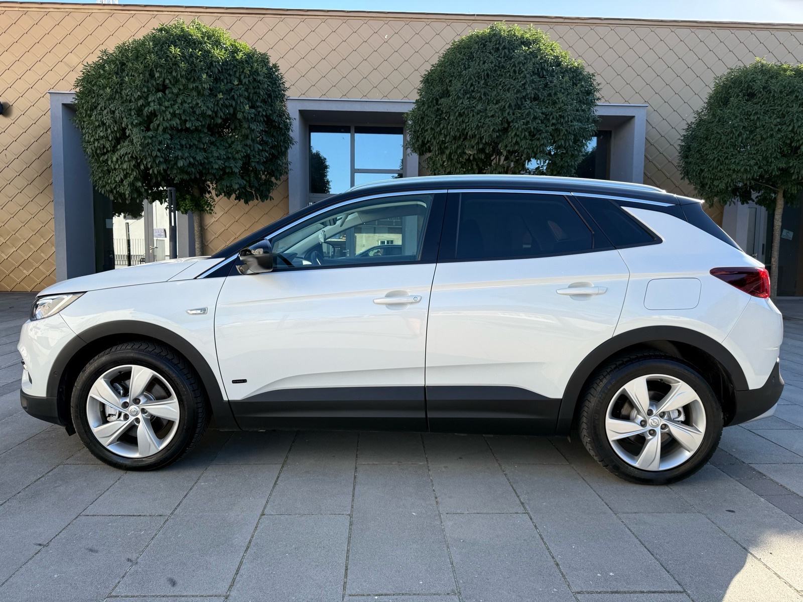 OPEL GRANDLAND X ULTIMATE HYBRID 4 300KS, 49.000km, 2020.GOD, fotografija 3