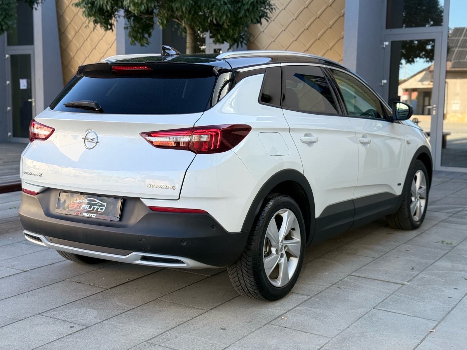 OPEL GRANDLAND X ULTIMATE HYBRID 4 300KS, 49.000km, 2020.GOD, fotografija 6