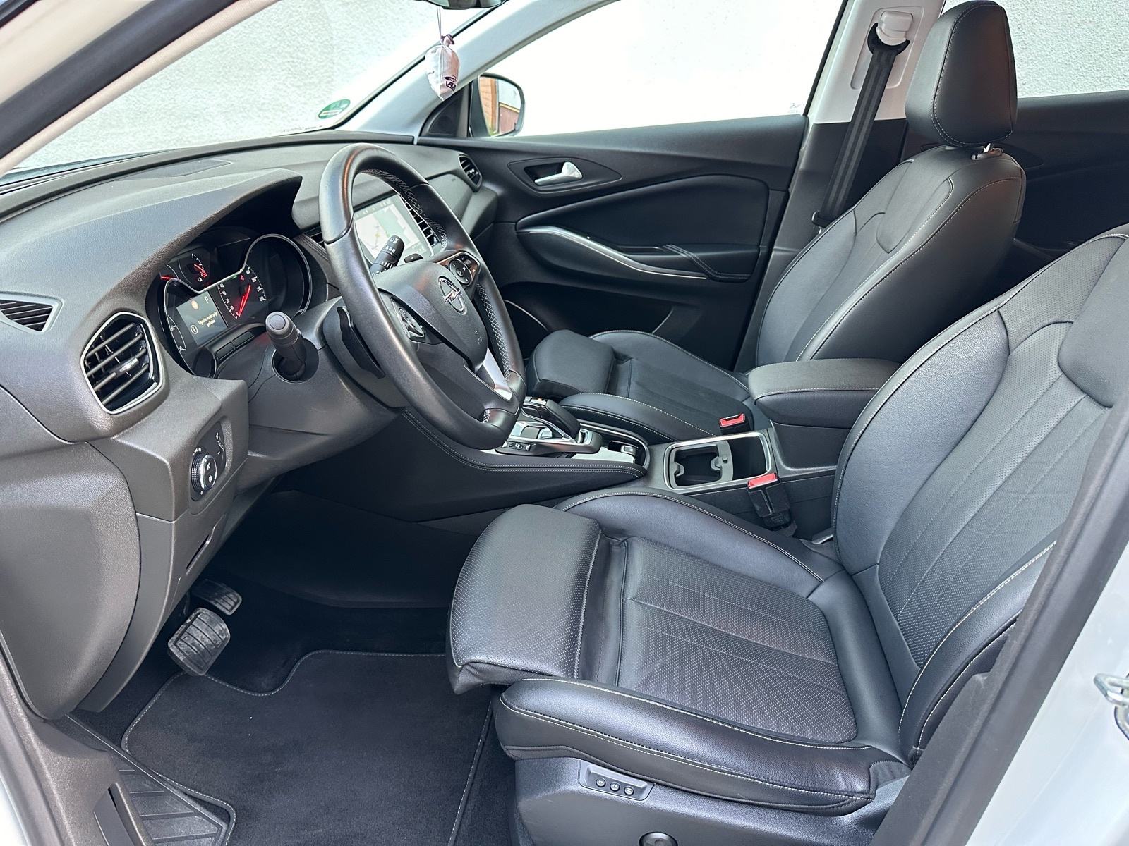OPEL GRANDLAND X ULTIMATE HYBRID 4 300KS, 49.000km, 2020.GOD, fotografija 12