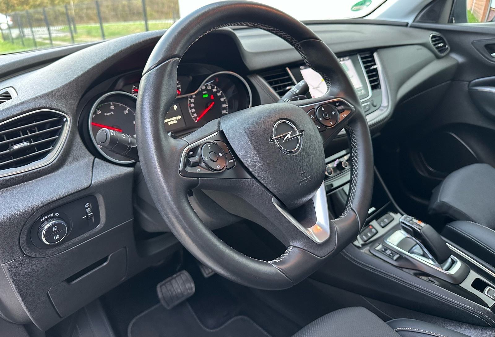 OPEL GRANDLAND X ULTIMATE HYBRID 4 300KS, 49.000km, 2020.GOD, fotografija 13