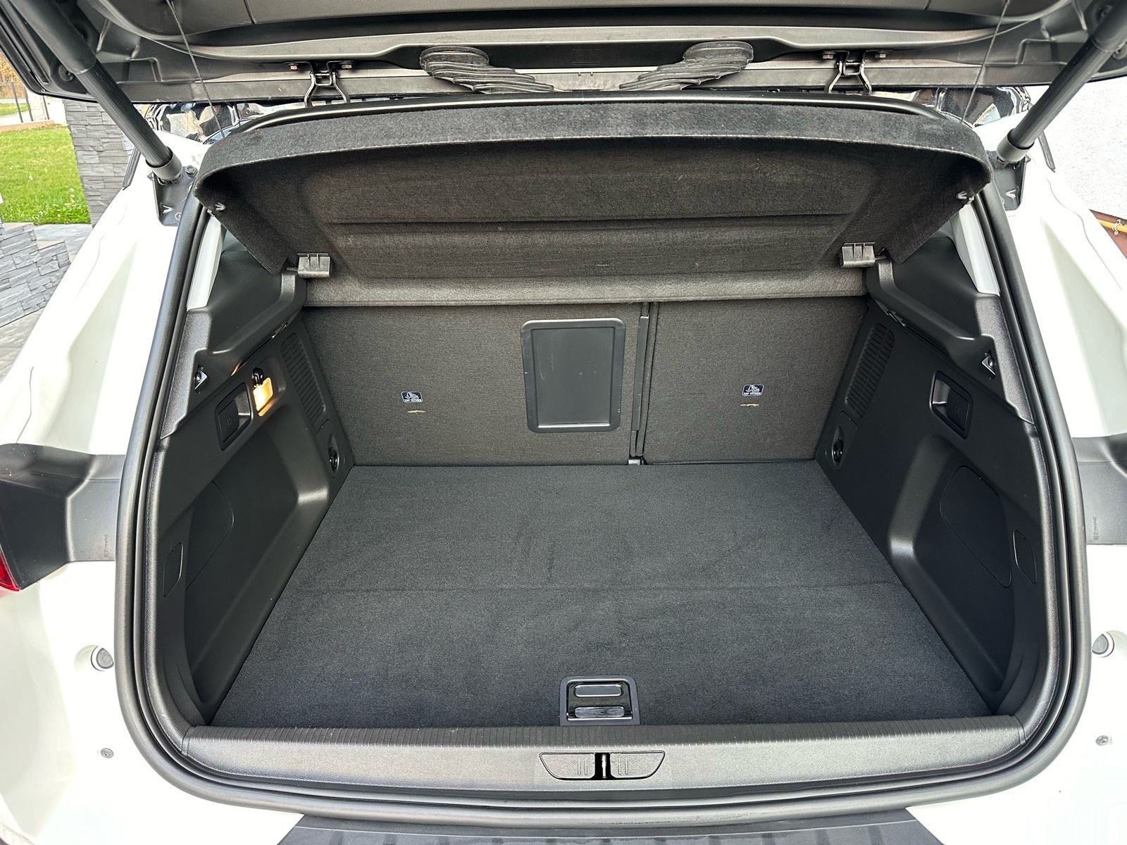 OPEL GRANDLAND X ULTIMATE HYBRID 4 300KS, 49.000km, 2020.GOD, fotografija 15