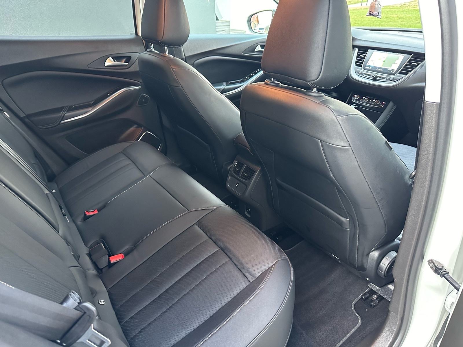 OPEL GRANDLAND X ULTIMATE HYBRID 4 300KS, 49.000km, 2020.GOD, fotografija 16