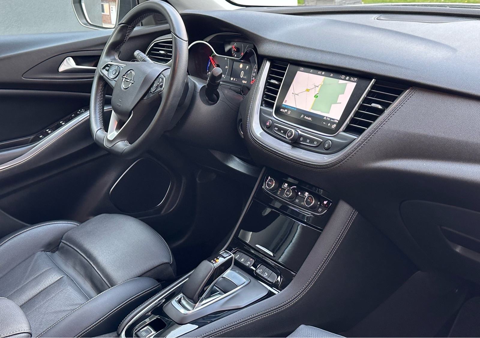 OPEL GRANDLAND X ULTIMATE HYBRID 4 300KS, 49.000km, 2020.GOD, fotografija 19