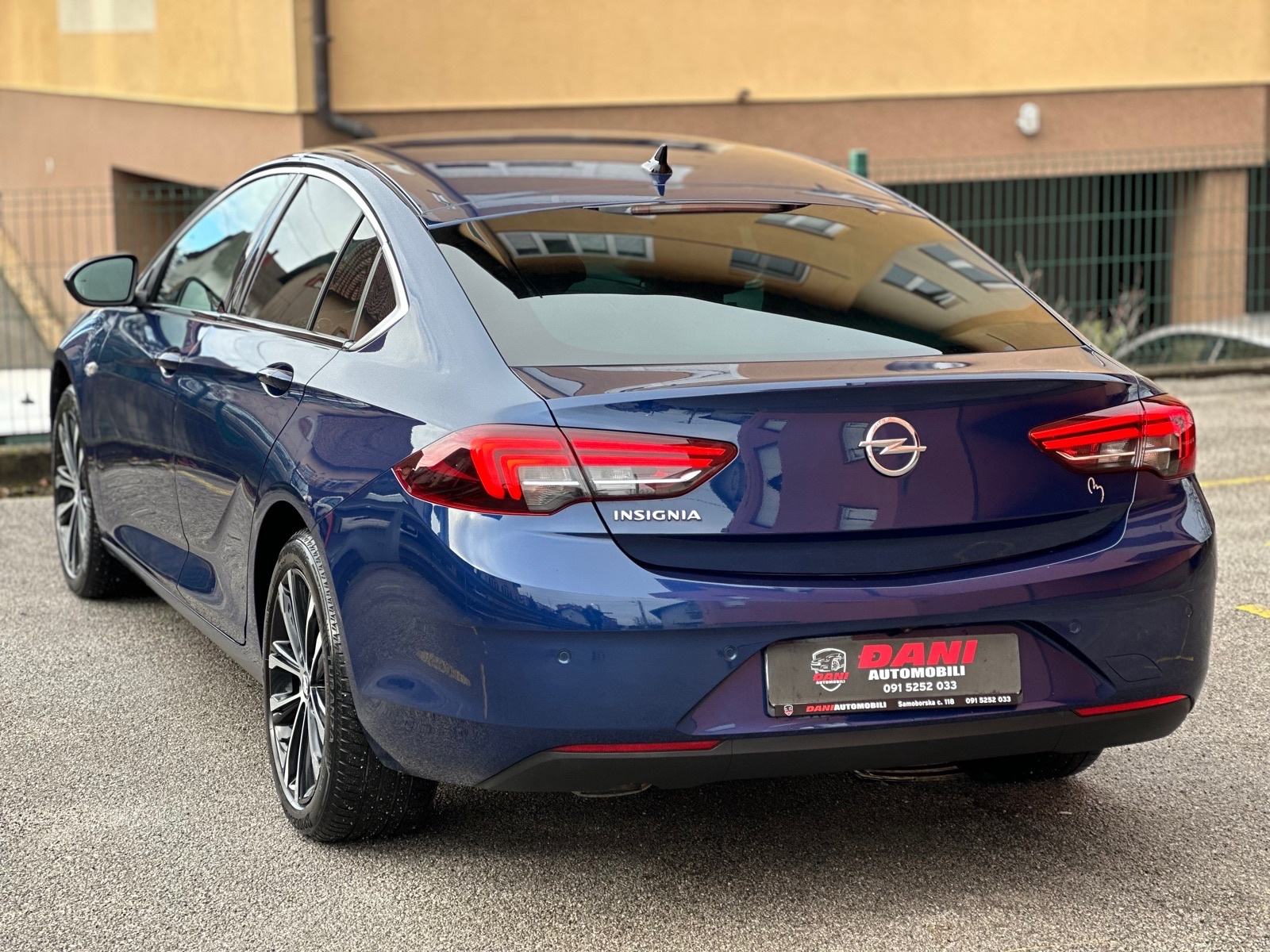 Opel Insignia 1,5 D,FULL KOZA,MATRIX,MASAZA,KAMERA,ALU 19”..15.400€, fotografija 6