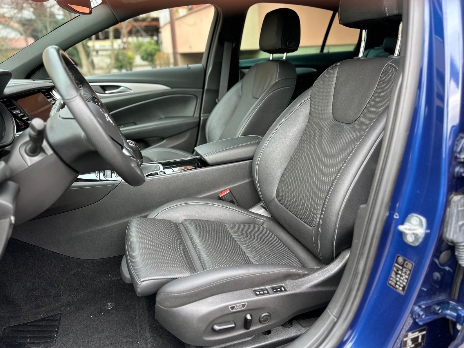 Opel Insignia 1,5 D,FULL KOZA,MATRIX,MASAZA,KAMERA,ALU 19”..15.400€, fotografija 10