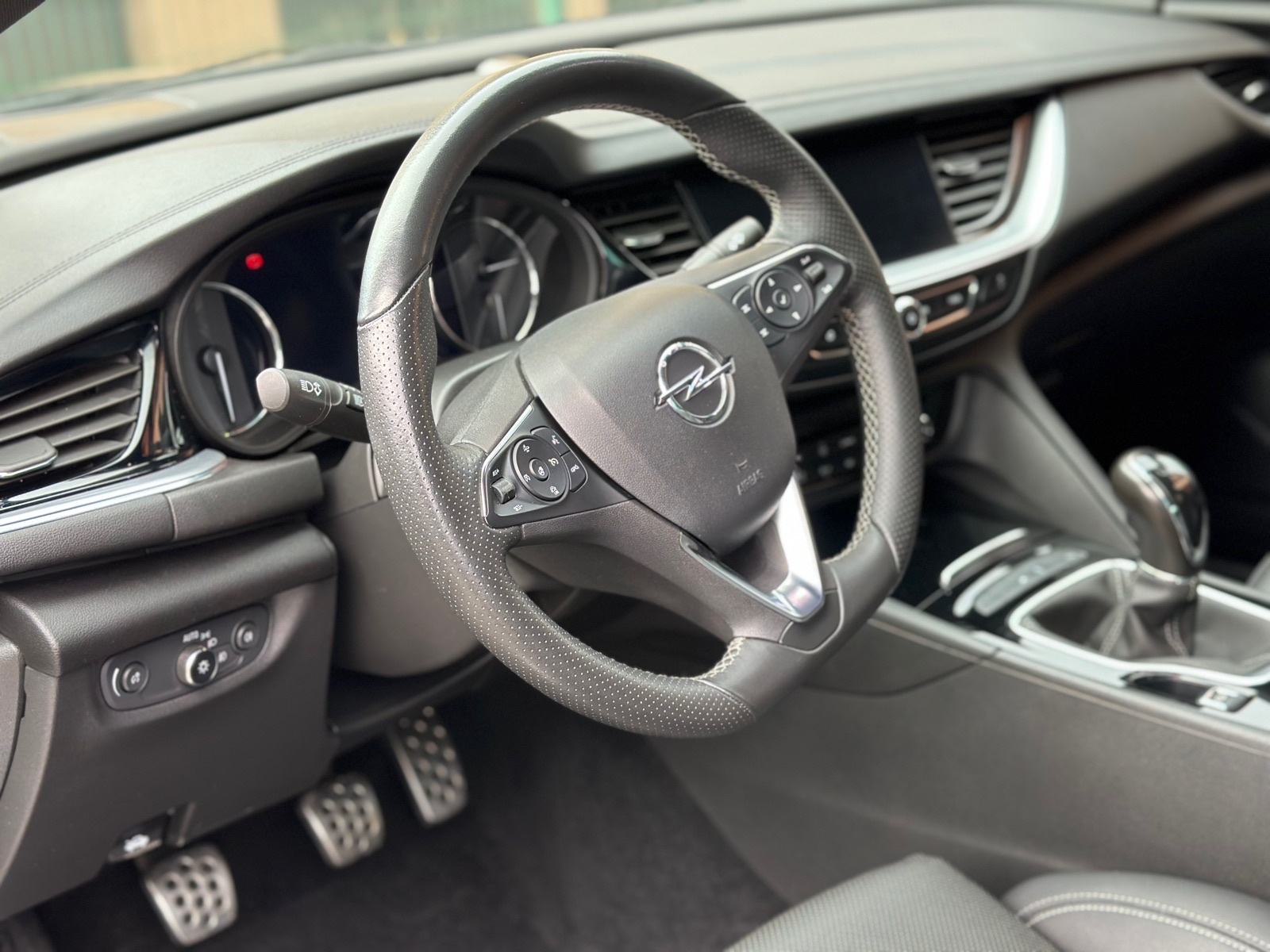Opel Insignia 1,5 D,FULL KOZA,MATRIX,MASAZA,KAMERA,ALU 19”..15.400€, fotografija 14